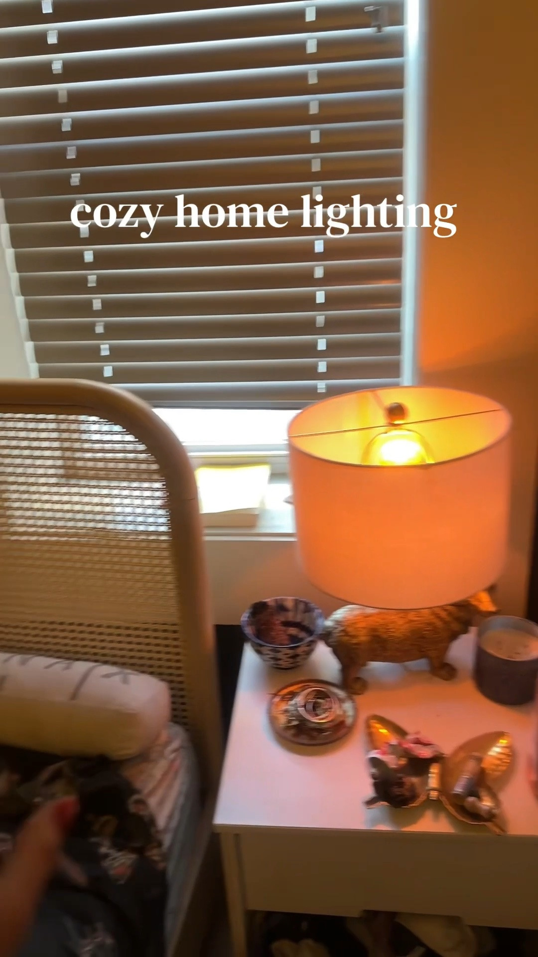 my secret to cozy lighting at home - himalayan pink salt light bulbs! gives the room a soft warm glow