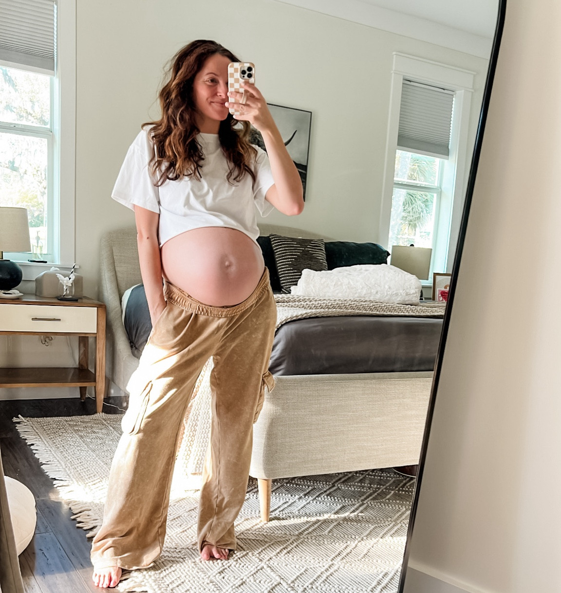 Sweatpants are sold out but linked a few similar pairs! I’m wearing a medium and could have gotten a small or XS. And they’re rolled down a few times. Love the length 

#LTKfindsunder50 #LTKbump #LTKfitness