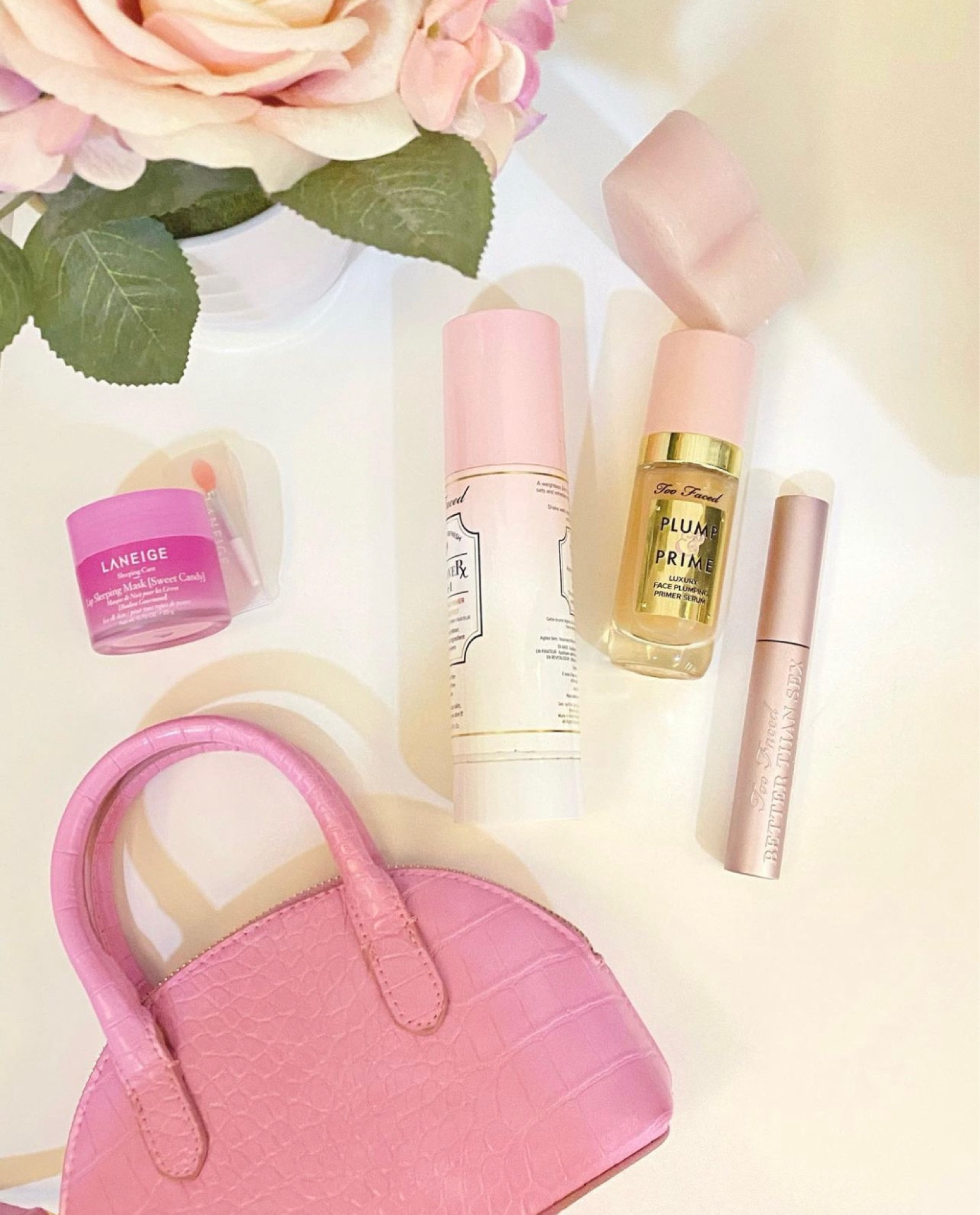 a few essentials


#LTKbeauty #LTKHoliday #LTKstyletip