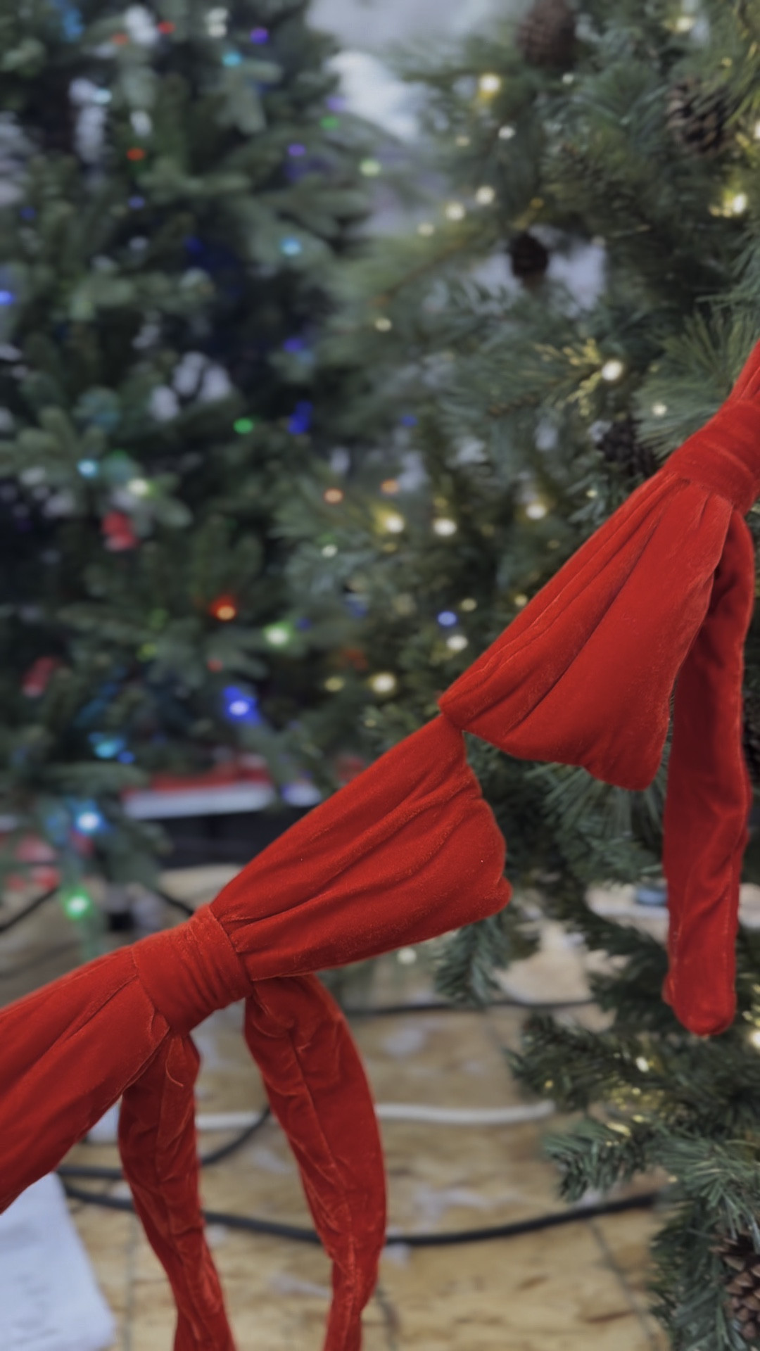 Viral red bow garland - Christmas decor 