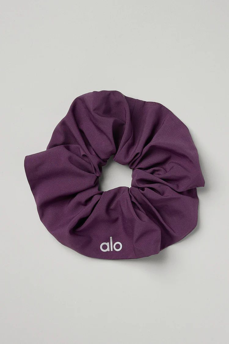 Oversized Scrunchie - Dark Plum | Alo Yoga