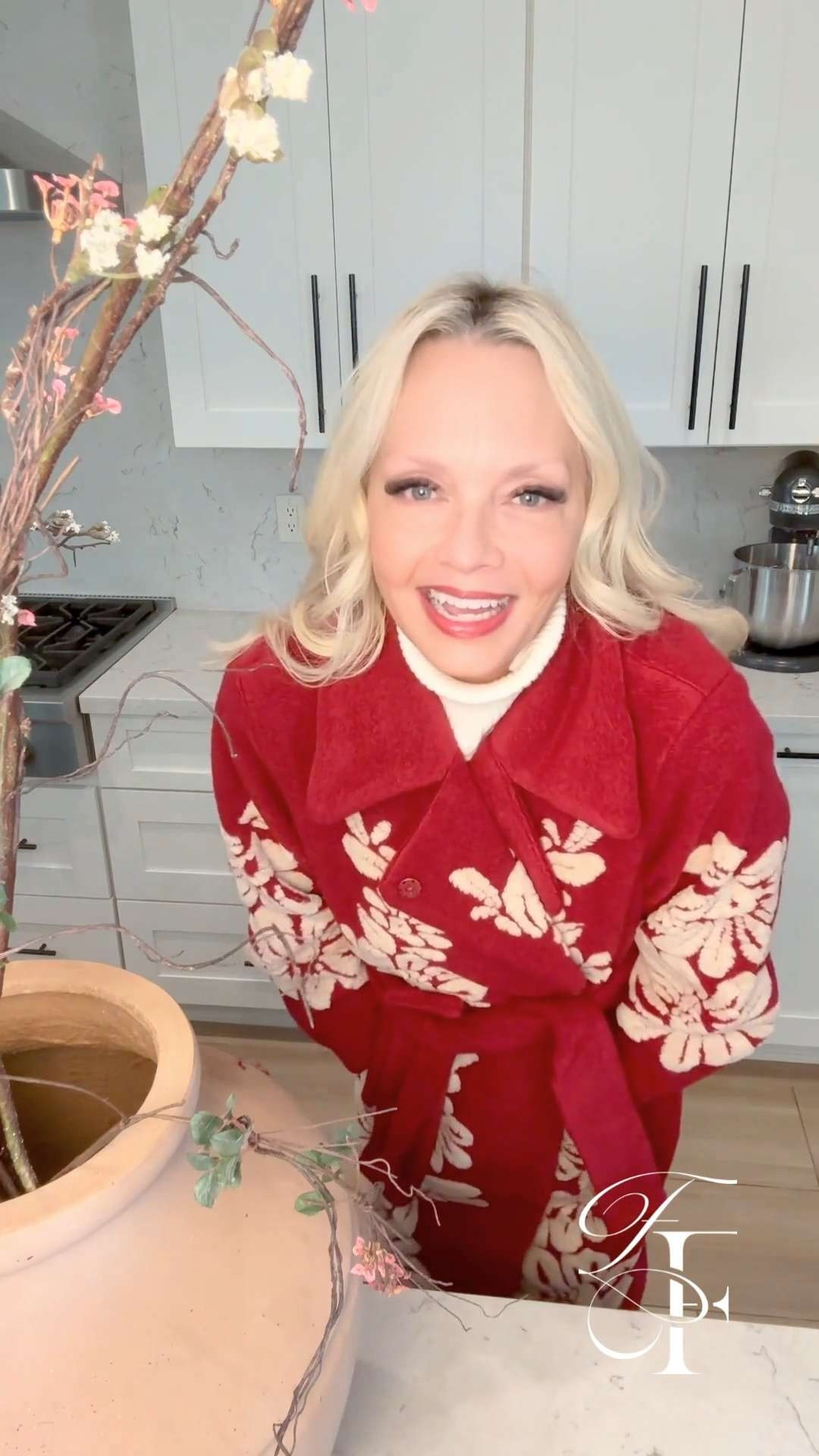 
I’m so in love with these branches — they add the most stunning, realistic touch to any arrangement. 💐🤍

Also, I wore my “flower” coat out today, and honestly… the compliments did not stop. There’s something so timeless about bringing a little nature-inspired elegance wherever you go. 🌷✨

#TimelessStyle #FloralElegance #LuxuryDetails #EffortlessChic #fauxflowers #fakeflowers 

 #LTKHoliday #LTKOver40 #LTKHome