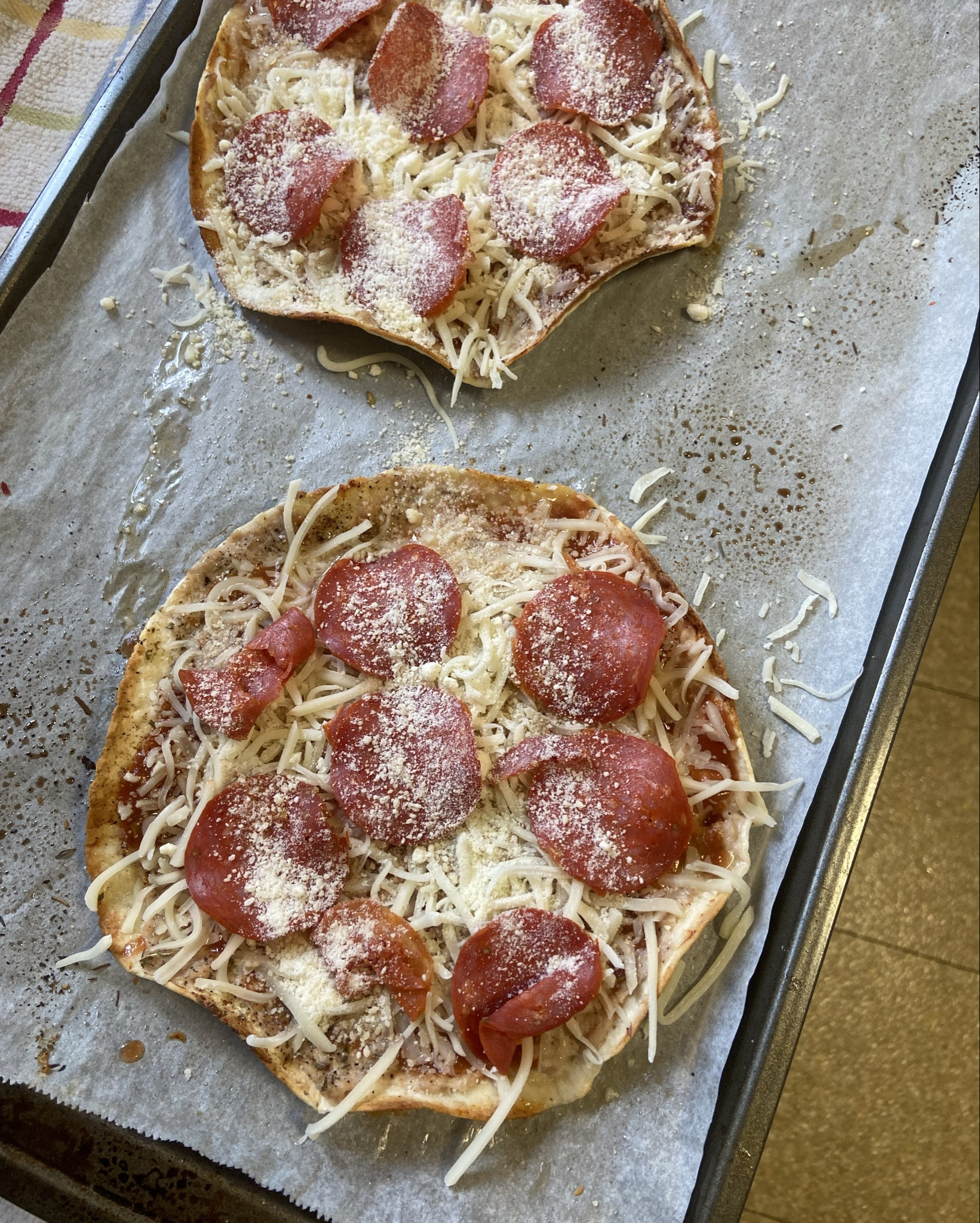 Dinner - Sheet pan chicken pizza tacos - the whole fam devoured them 

Found on Instagram from @hungry.happens

#dinnerideas #lowcarbdinner #lowcarbrecipe #familydinner 


#LTKfoodie #LTKHome #LTKKids