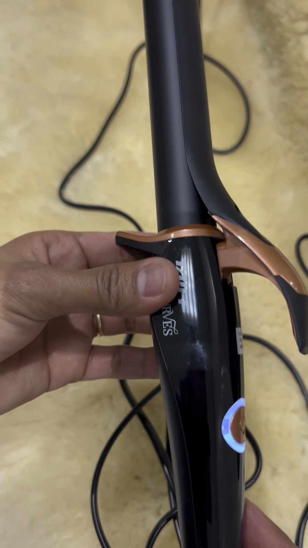 Modelador 1 Curves, Taiff, Bivolt, Preto
Ótimo para modelar o cabelo!✨
#hair #cabelo 

#LTKbrasil #LTKbeleza