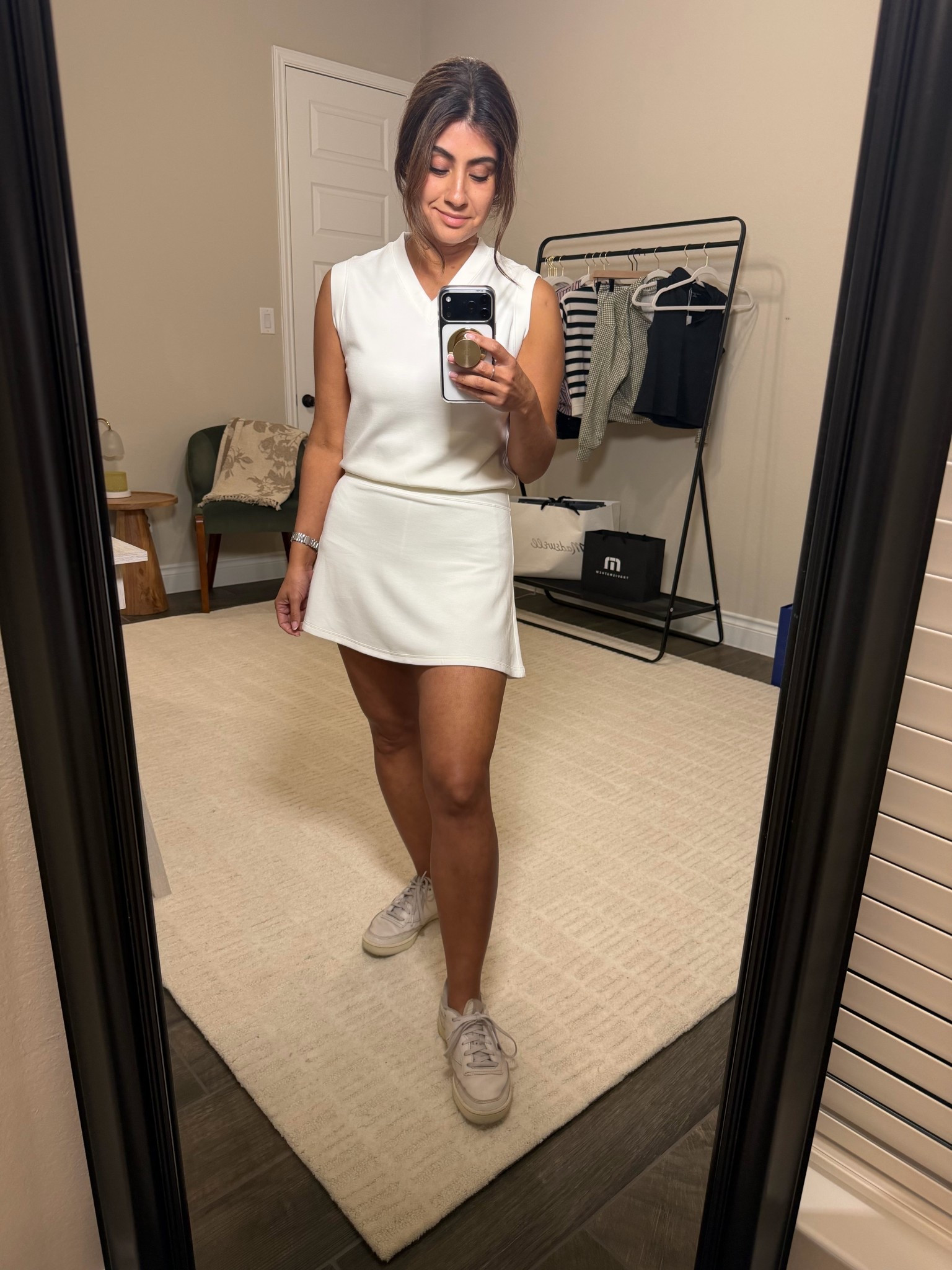 Love a simple monochrome moment. This all-white outfit is comfortable, flattering, and perfect for golf days or running around town.

Sized down to XS on top
Small on bottomm

#LTKActive