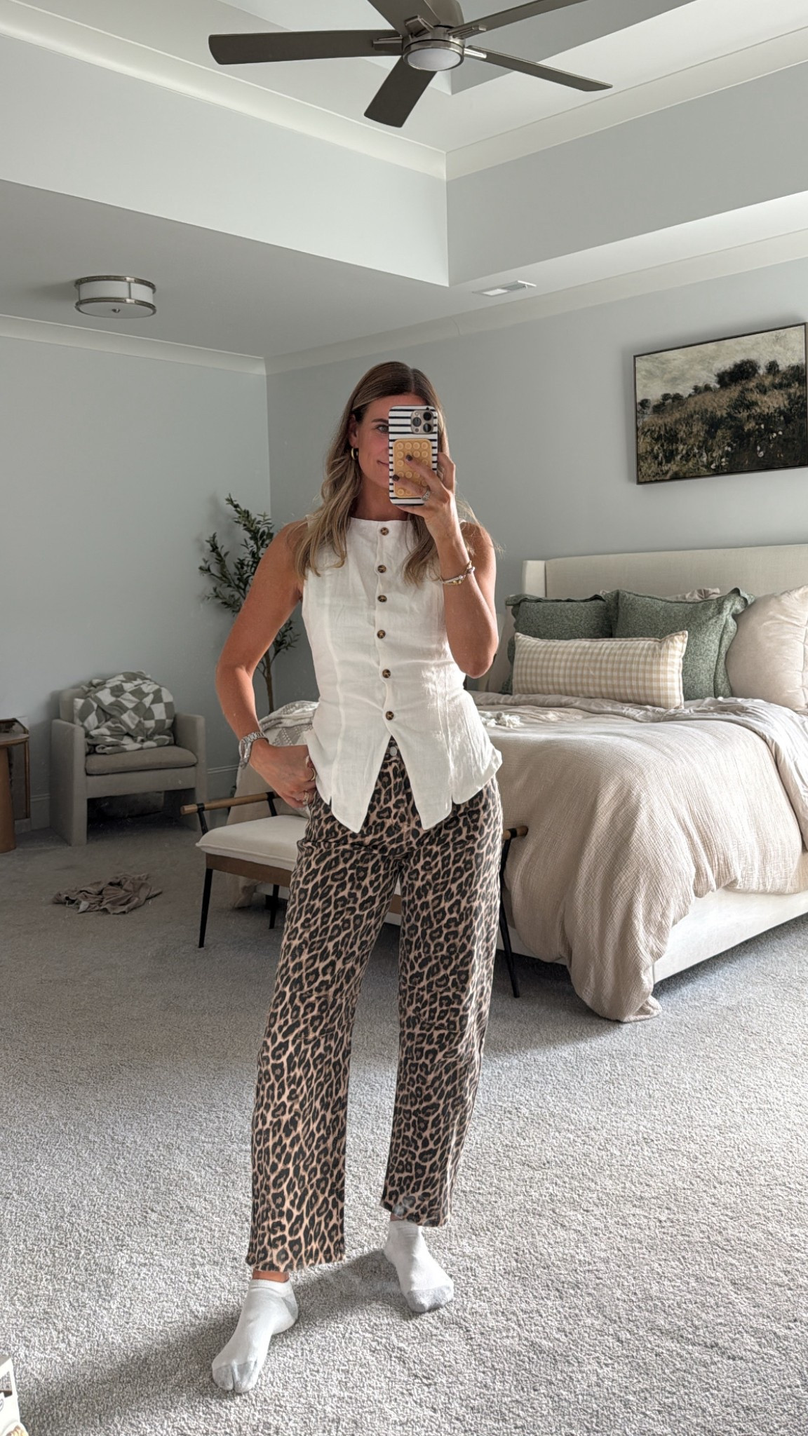 Jeans are from Freckled Poppy & top is Princess Polly!! I’m 5’7 and got a 25 in the jeans + a 6 in the top. 

#princesspolly #fallfashion