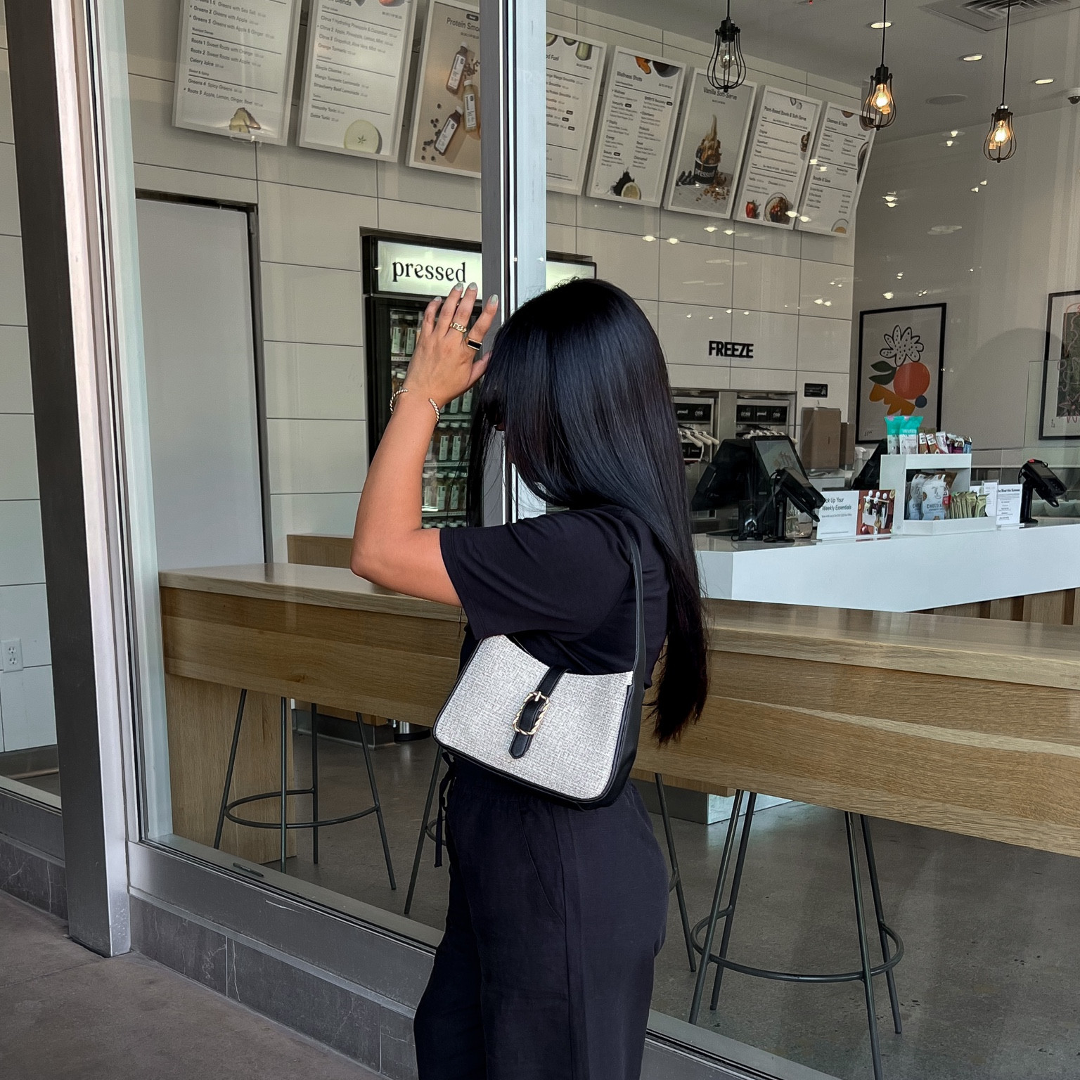 Sleek 🖤

#LTKunder100 #LTKunder50 #LTKFind