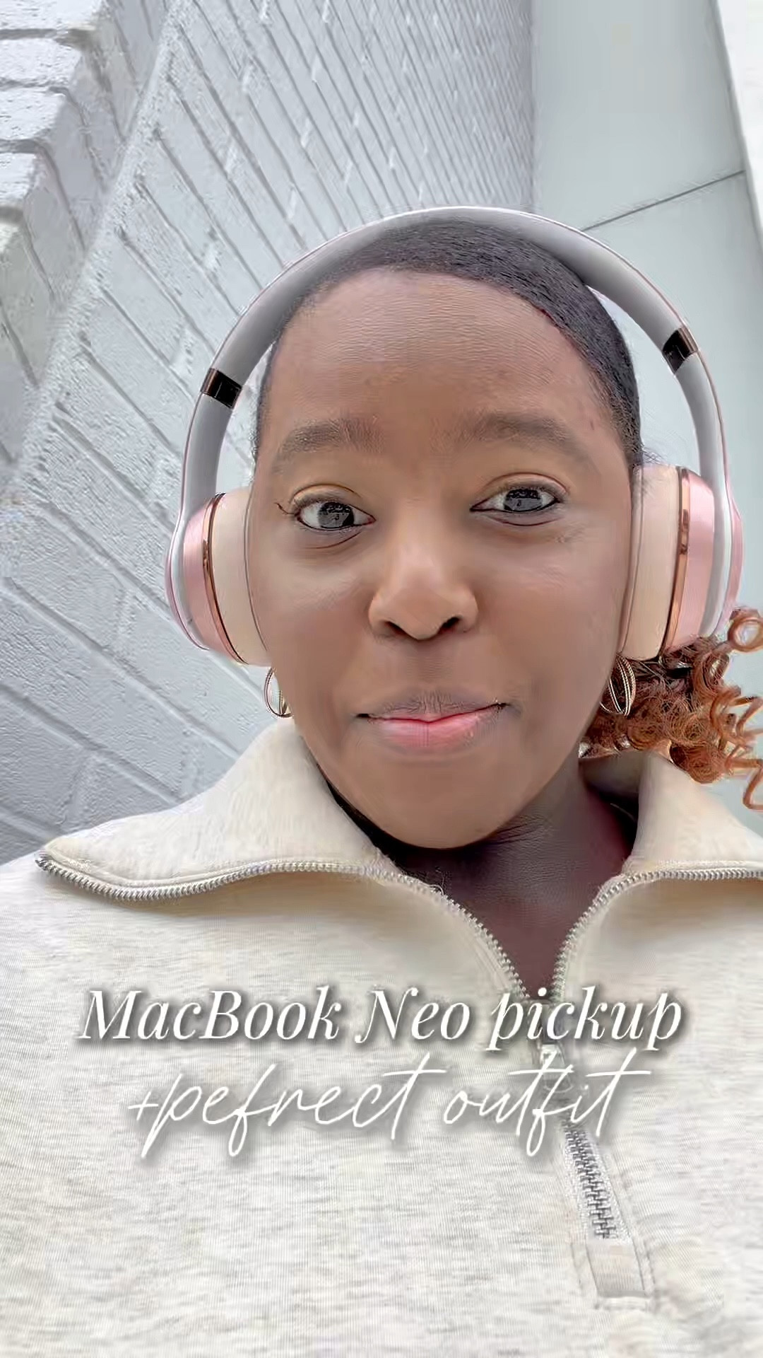 Come with me to pick up the New MacBook Neo in the Blush color 💻✨

Also… this is exactly what I wear when it’s cold in the morning but warm by the afternoon.Its light layers like this fleece quarter zip from Old Navy that are perfect for transitional spring weather warm enough for the morning, but still breathable later on.

I’ll show the full unboxing 🤍
Outfit and Laptop is linked on my LTK @chiclycurated
#dayinmylife #transitionalstyle #midsizefashion #ltkstyle #springoutfits #appleproducts 
MacBook Neo, Apple, Laptops, Pink MacBook, 