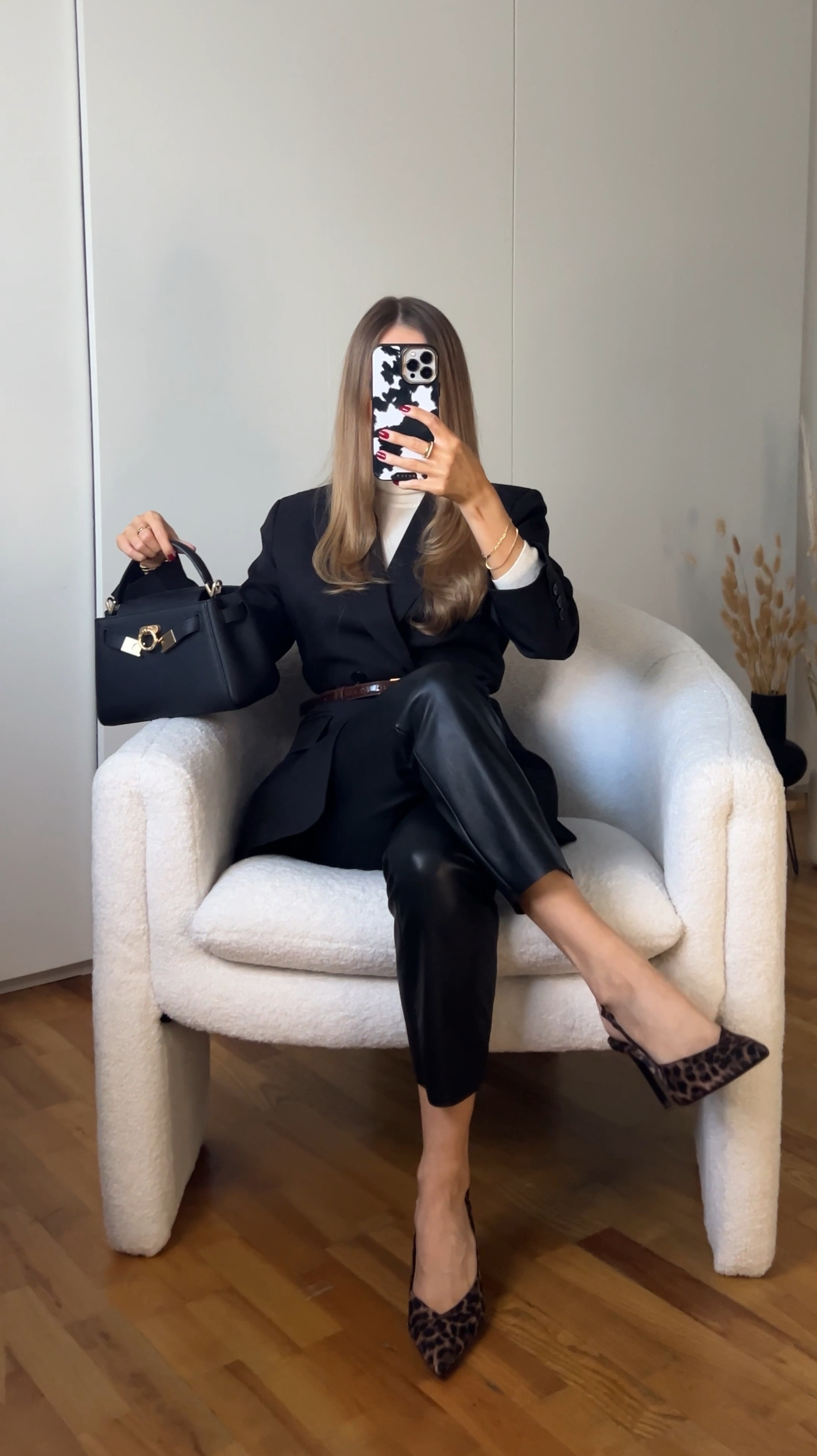 part 2 | the ‘everything I love about fall fashion’ lookbook: light layers, darker earth tones, wool & cashmere, pops of animal print & suede, the classic structured blazer 🍂

transitional outfits | fall style inspo | minimal chic | fall fashion | autumn looks | light layers  

#LTKWorkwear #LTKStyleTip #LTKShoeCrush