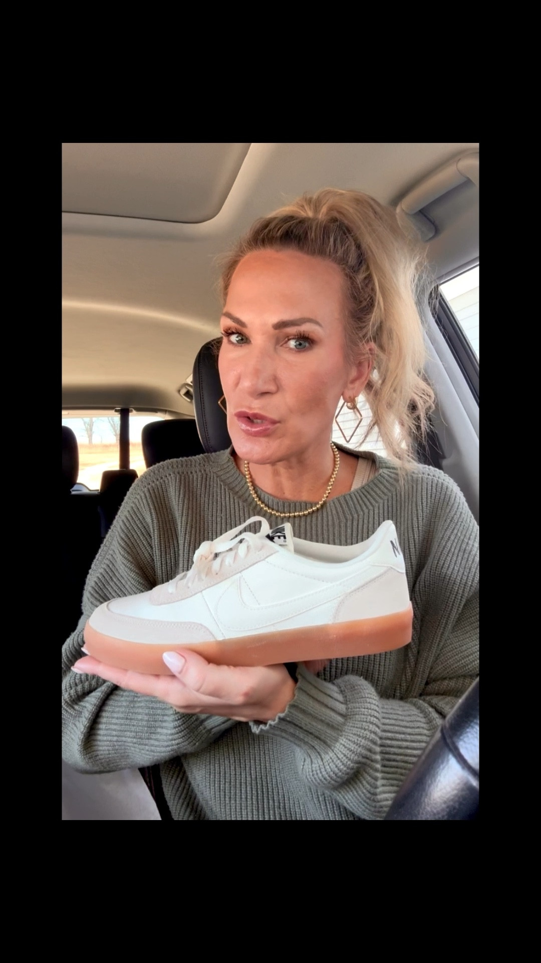 Literally the most perfect neutral shoe.
-
Double bonus - they make your feet look skinny. 😉