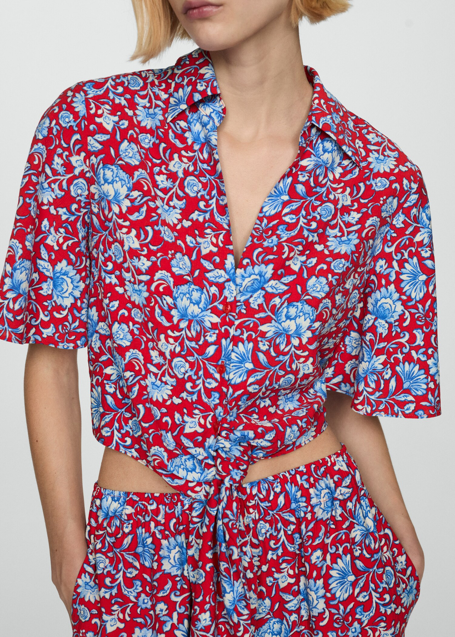 Floral-print shirt with knot detail | MANGO (US)