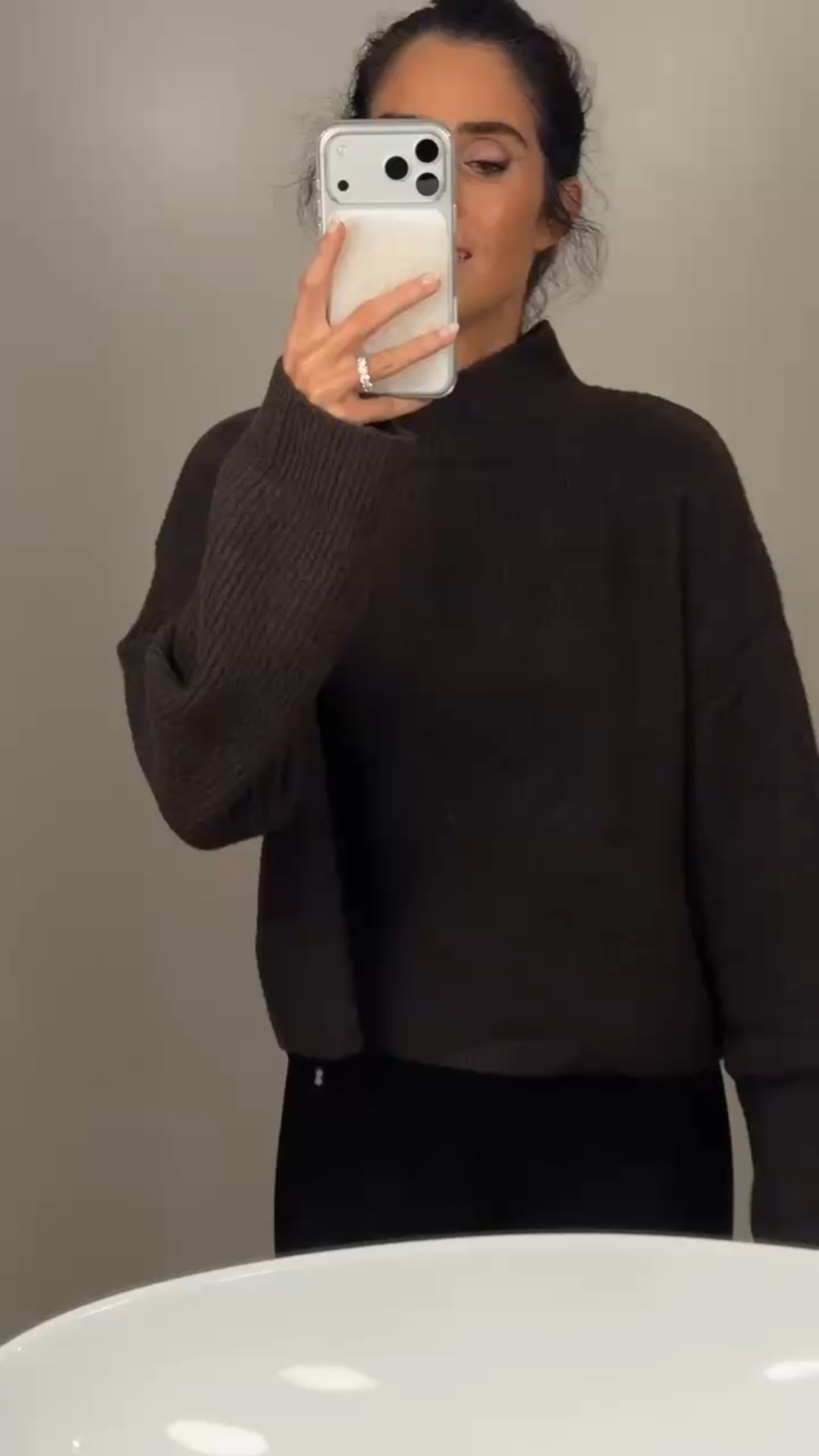 I’m just shy of 5-7” wearing the size small brown sweater. Obsessed with this new arrival #stylinbyaylin #aylin #nordstrom #sweater 

#LTKgrwm #LTKHoliday #LTKootd