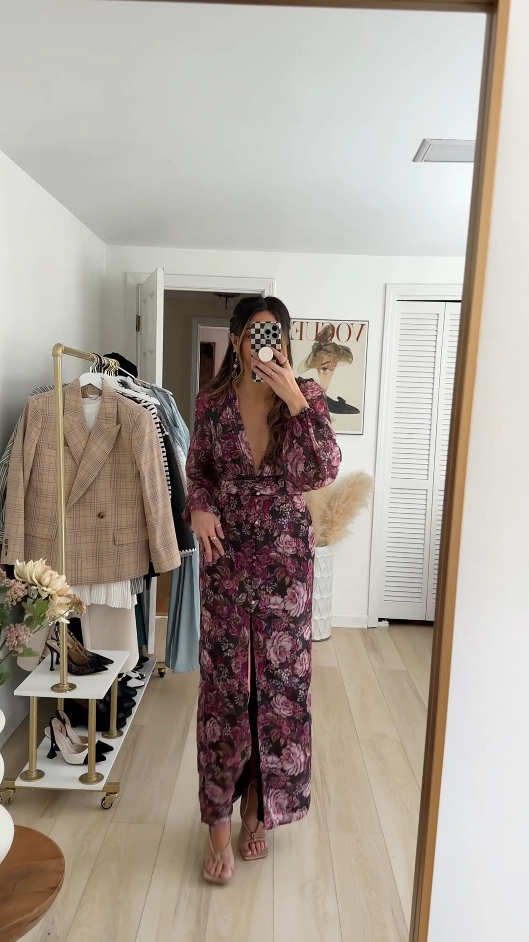 spring wedding guest dresses (wearing size 4 in all)

Floral dresses | silk dresses | spring dress | what to wear to a spring wedding | spring outfits | spring fashion | Easter dress 


#LTKwedding #LTKVideo #LTKSeasonal