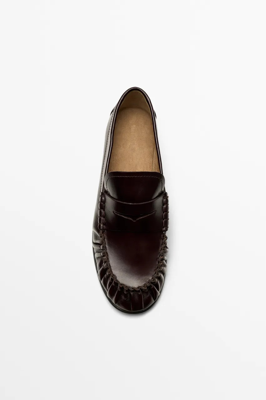 Shirred leather loafer - BROWN | Massimo Dutti US