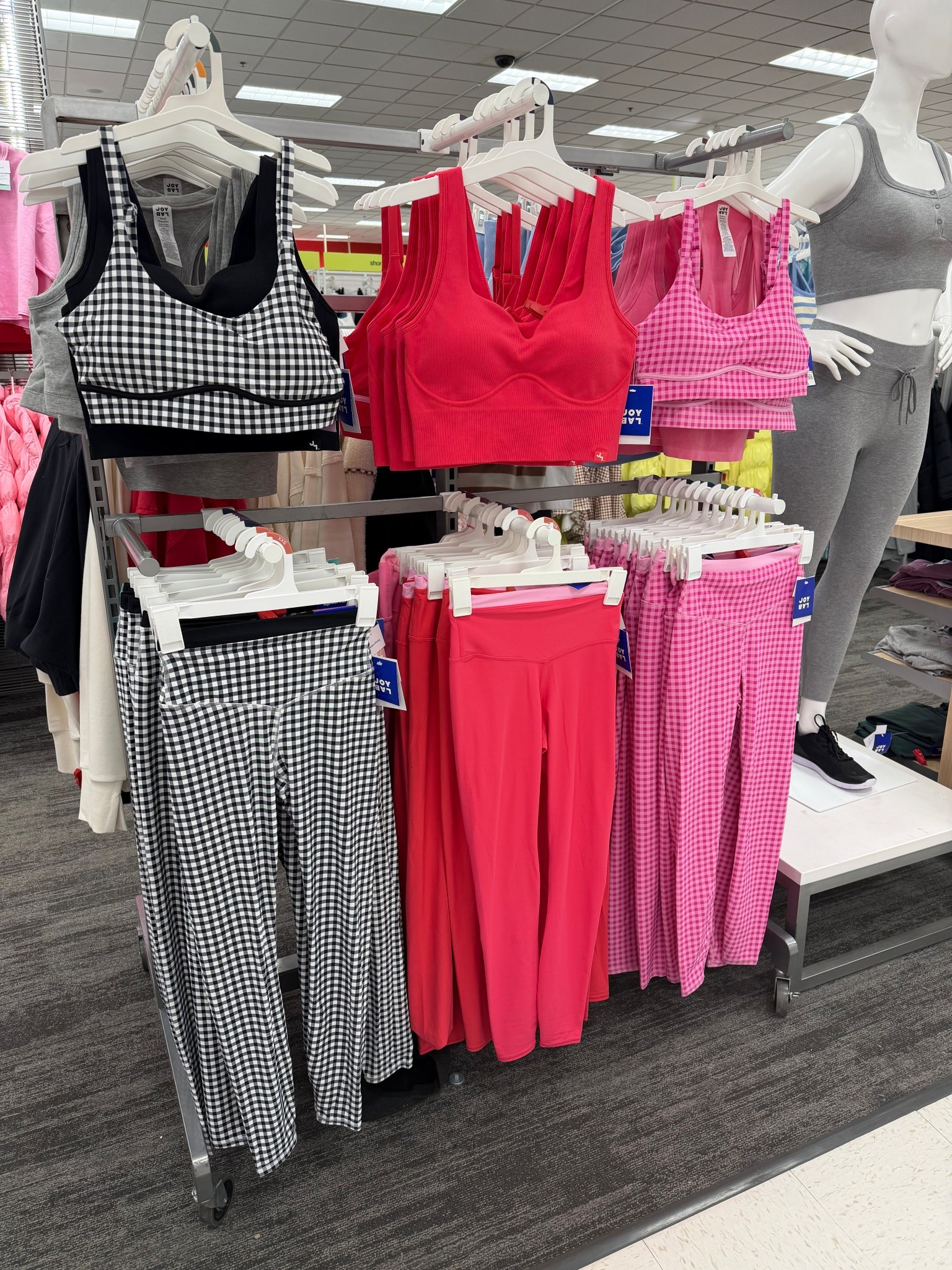 Target has some of the cutest new activewear and it’s 30% off right now!

#LTKFindsUnder50 #LTKActive #LTKSaleAlert