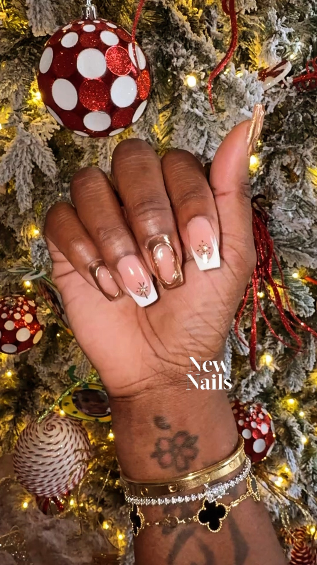 This post is about the arm candy but the nails tho…🙌🏾

#LTKHoliday #LTKGiftGuide #LTKU