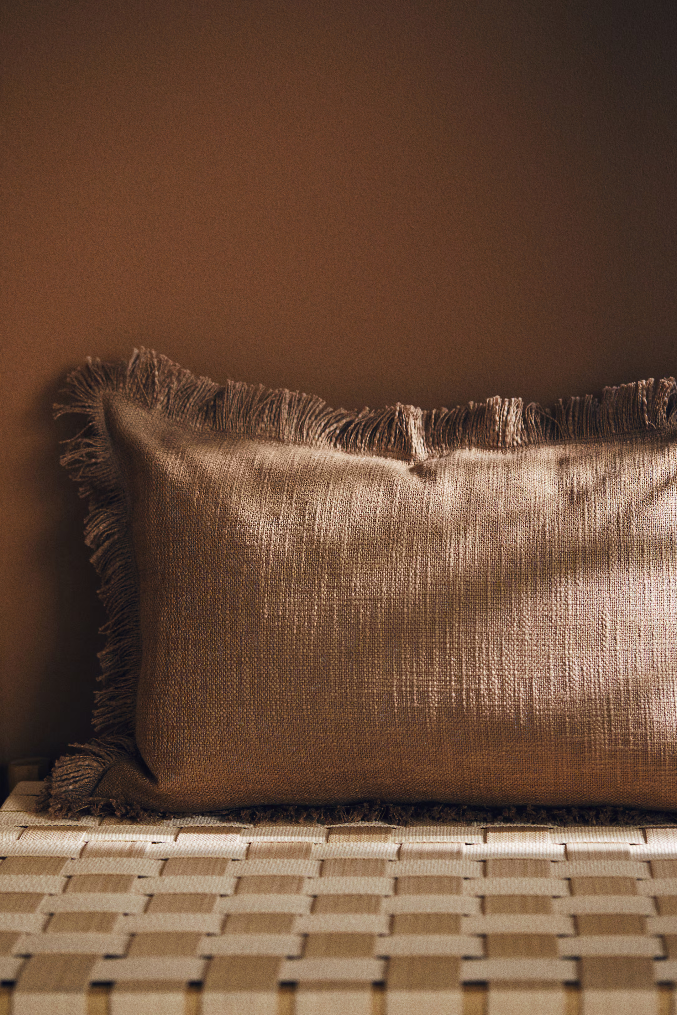 Slub weave cushion cover | H&M (UK, MY, IN, SG, PH, TW, HK)