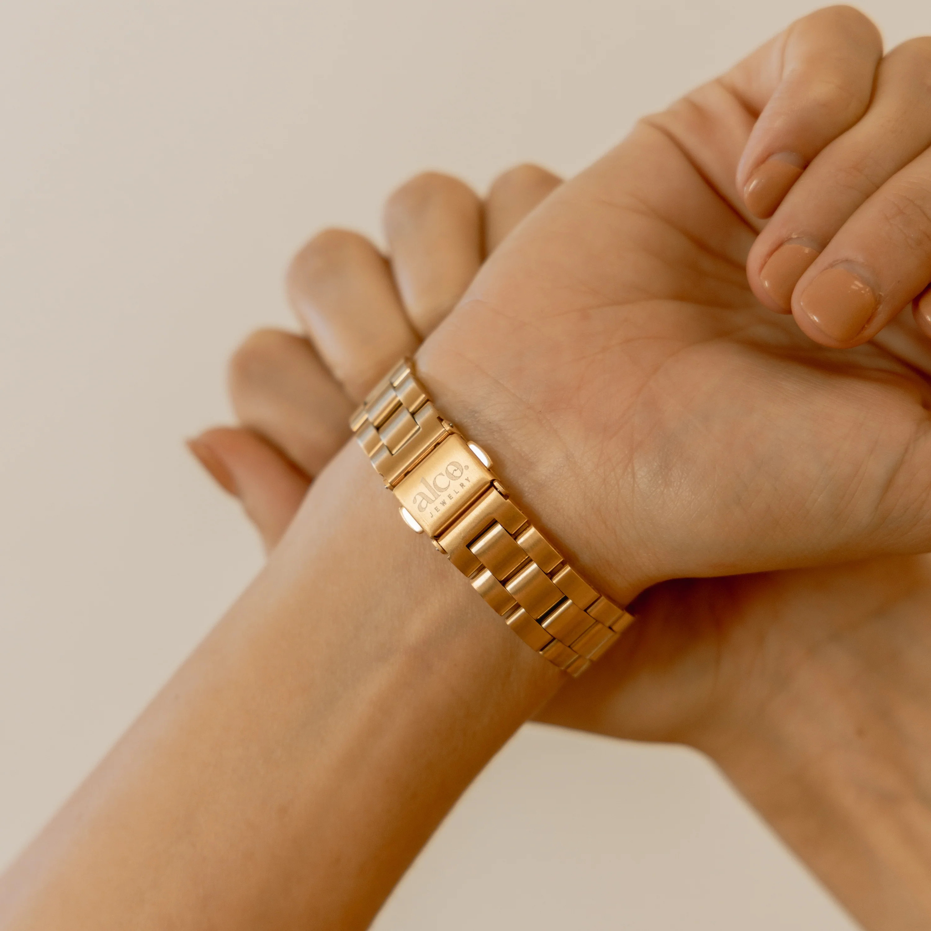 ALCO Apple Watch Band Gold | ALCO Jewelry