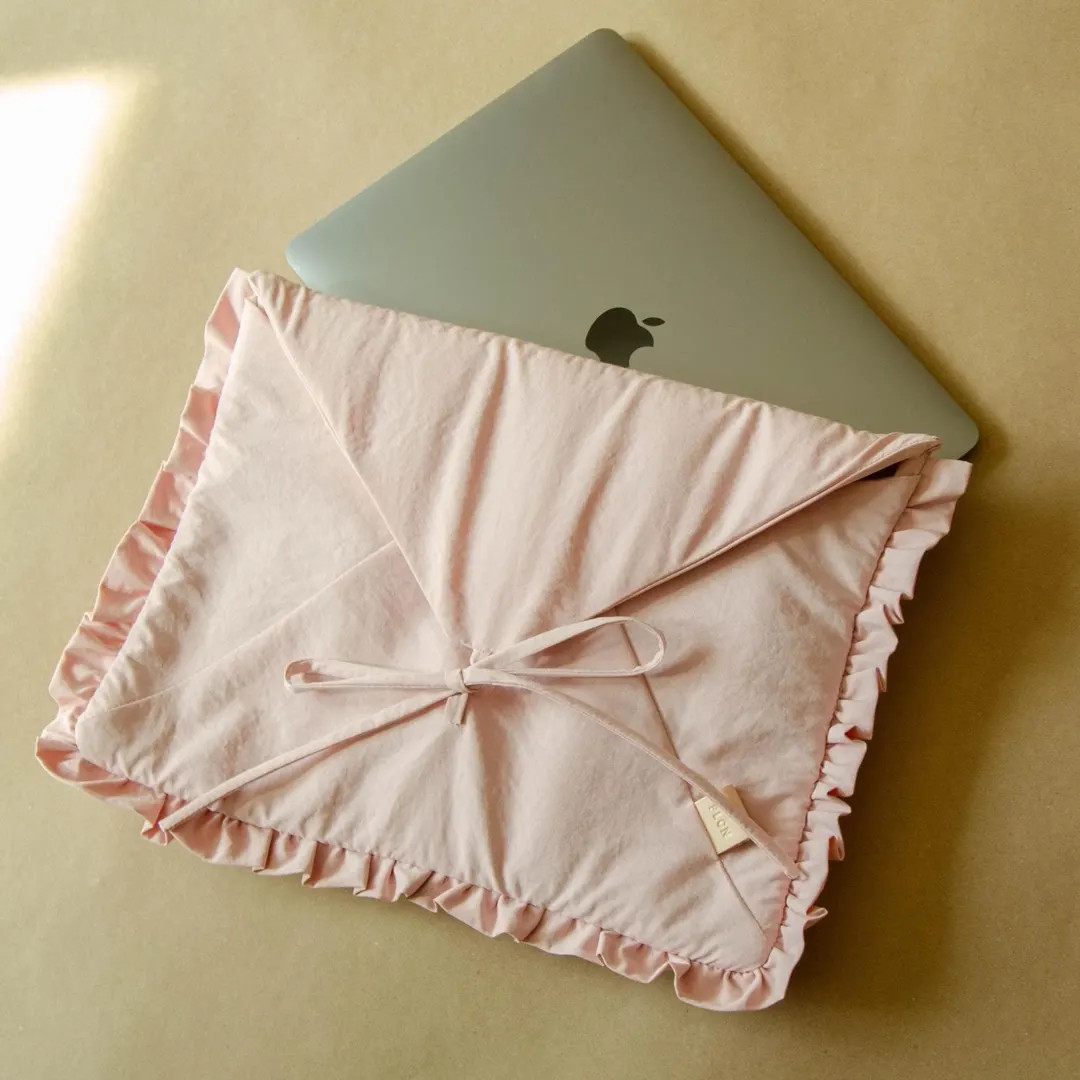 Soft Pink Quilted Laptop Sleeve, Aesthetic MacBook Pouch, Minimalist Bow Laptop Sleeve, Laptop Sl... | Etsy (US)