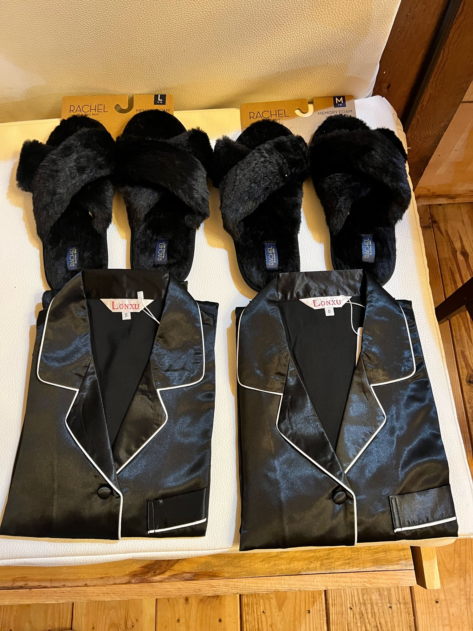 #bridesmaidpajamas #amazonpajamas #amazonfind #slippers #silkpajamas #wedding #maidofhonor #weddinggift #giftguide #cozy #blacktie

#LTKwedding #LTKGiftGuide #LTKsalealert