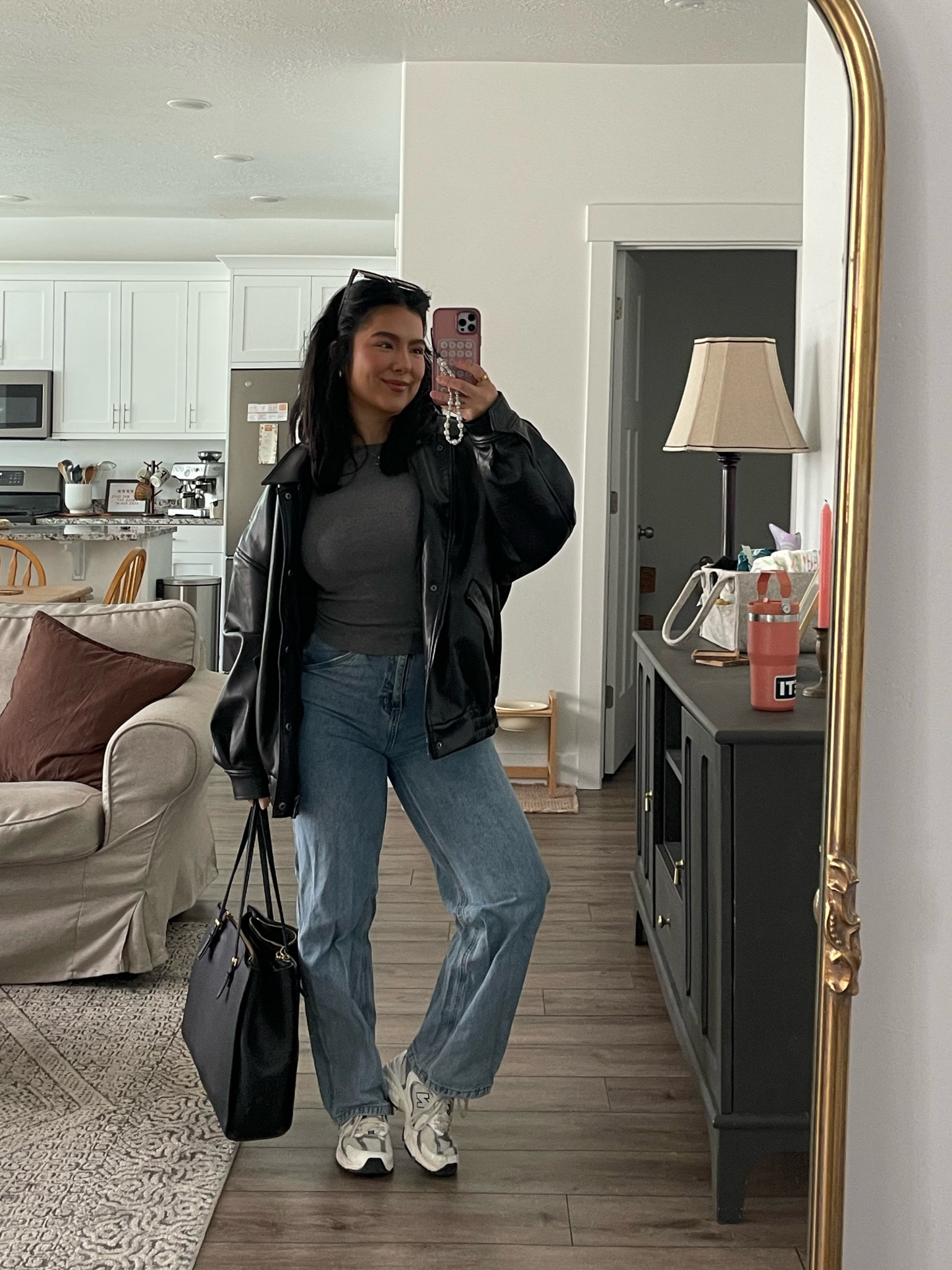 mom ootd🖤