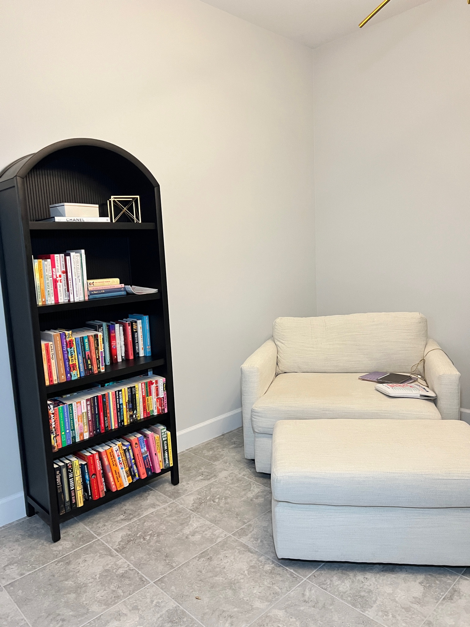 Cozy reading nook for living room and home decor 

#LTKHome #LTKSeasonal