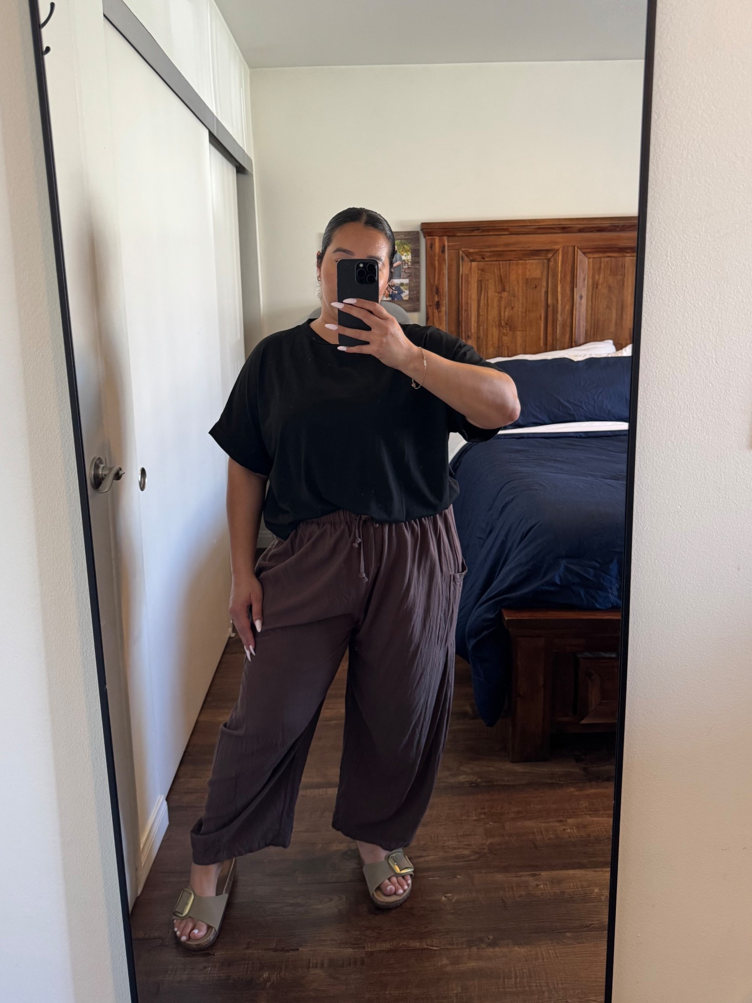 What I’m wearing to my kids open house and the weather is hot here in Los Angeles.

Shirt- large/ runs big / super lightweight 
Linen pants - XL/ oversized fit/ runs big / I would size down / tummy friendly 
Sandals -8.5/ tts 

Casual outfit 
Spring outfit 
Summer outfit 
Mom outfit 
Midsize fashion 
Midsize outfit 
Tummy friendly outfit 
Linen pants 
Curvy fashion 

#LTKmomlife #LTKootd #LTKMidsize

#LTKMidsize #LTKootd #LTKmomlife