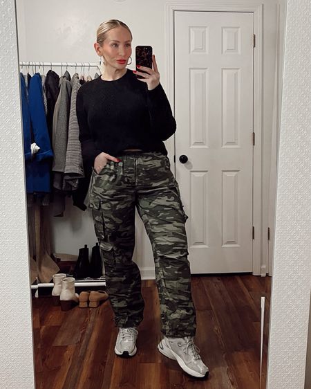 Casual weekend outfit. Camo pants and sneakers. 
.
.
.
#camopants #adidasastir #midsizeoutfits #midsizefashion 

#LTKmidsize #LTKstyletip