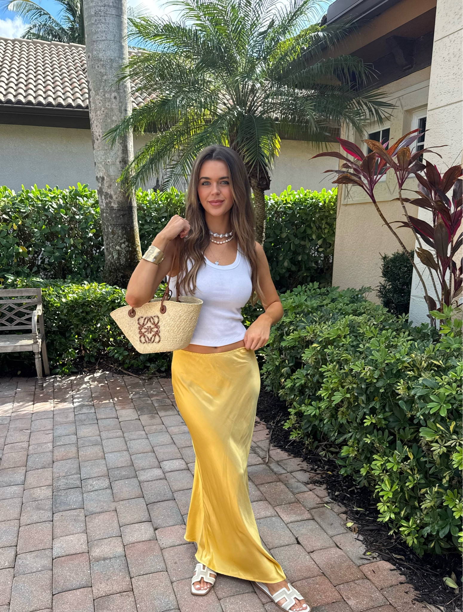 Yellow moment 💛 
Skirt: color mimosa 
Shoes: Billini 


#LTKItBag #LTKTravel #LTKSeasonal