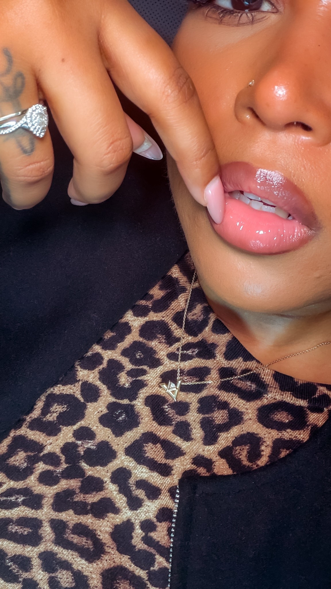 Current fave lip combo 👄 💄 
chestnut liner + truffle lip + pink lip oil

#LTKBeauty