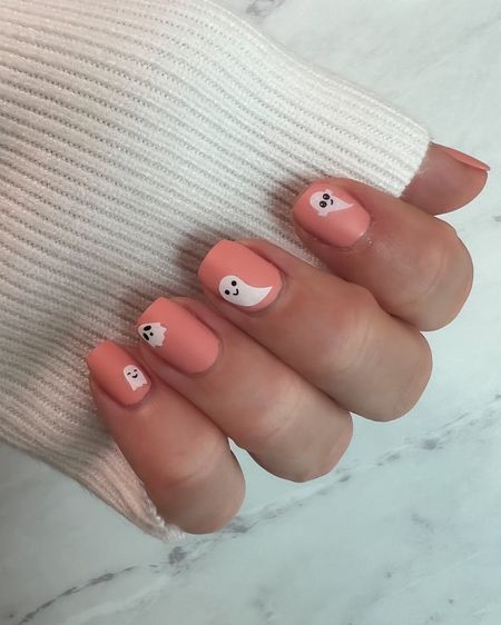 Just love the way this mani came out 💩👻
Linking all shades/materials used!

Halloween nails | Halloween mani | ghost nails | short nails | diy nails | nail inspo 


#LTKHalloween #LTKbeauty #LTKSeasonal