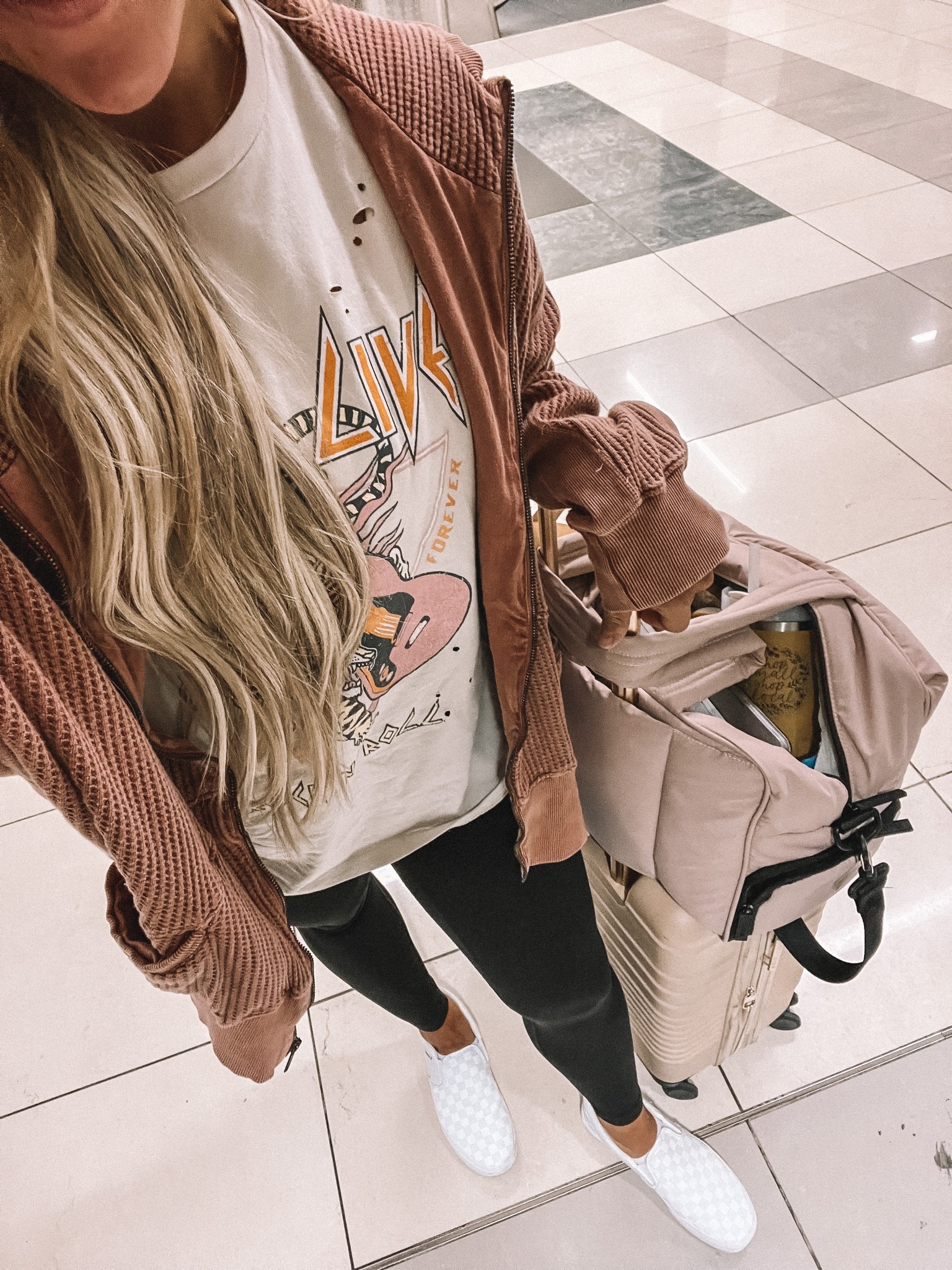 Travel fit of the day☺️✨🤞🏼✈️

#LTKtravel #LTKfit #LTKunder100