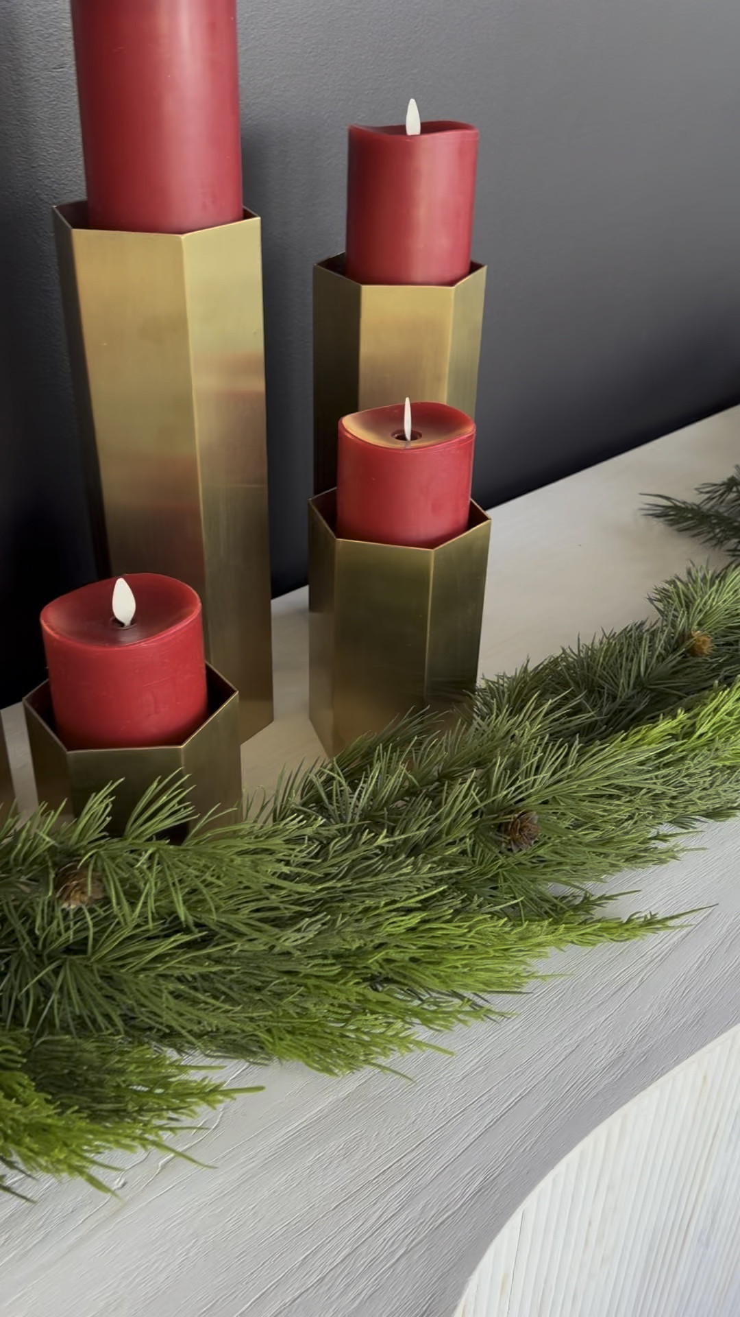 Lush Cedar Garland🌲

Flameless candles, garland, brass tray, decorative tray, Christmas decor, organic modern

#LTKHoliday #LTKHome #LTKSeasonal