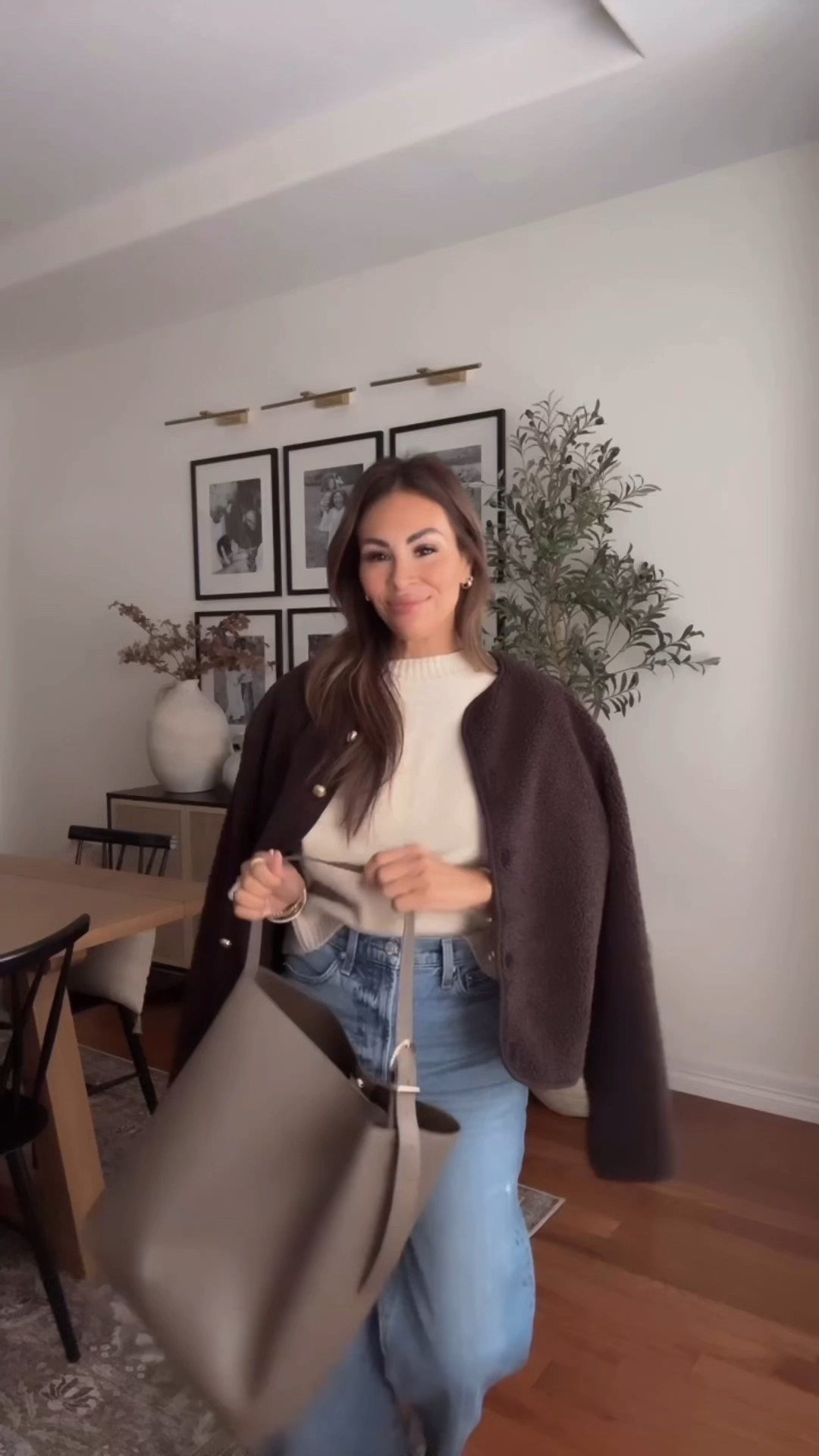 Today’s outfit for a chilly fall day filled with lots of errands 👌🏽🍂 wearing some of my comfiest jeans I absolutely love, wearing a size 24, jeans have a little stretch so I would do your tts, teddy fleece jacket wearing a small, sweater size xs. Shoes tts, bag fromnlastbb bc year Mango. 

Fall outfit ideas 
Fall outfit 
OOTD 
Outfit of the day 
Mom style 
Affordable fashion 
H&M 
Jeans 
Fall jeans 
Casual outfit 
Pistola jeans 

#LTKStyleTip #LTKOver40 #LTKSeasonal