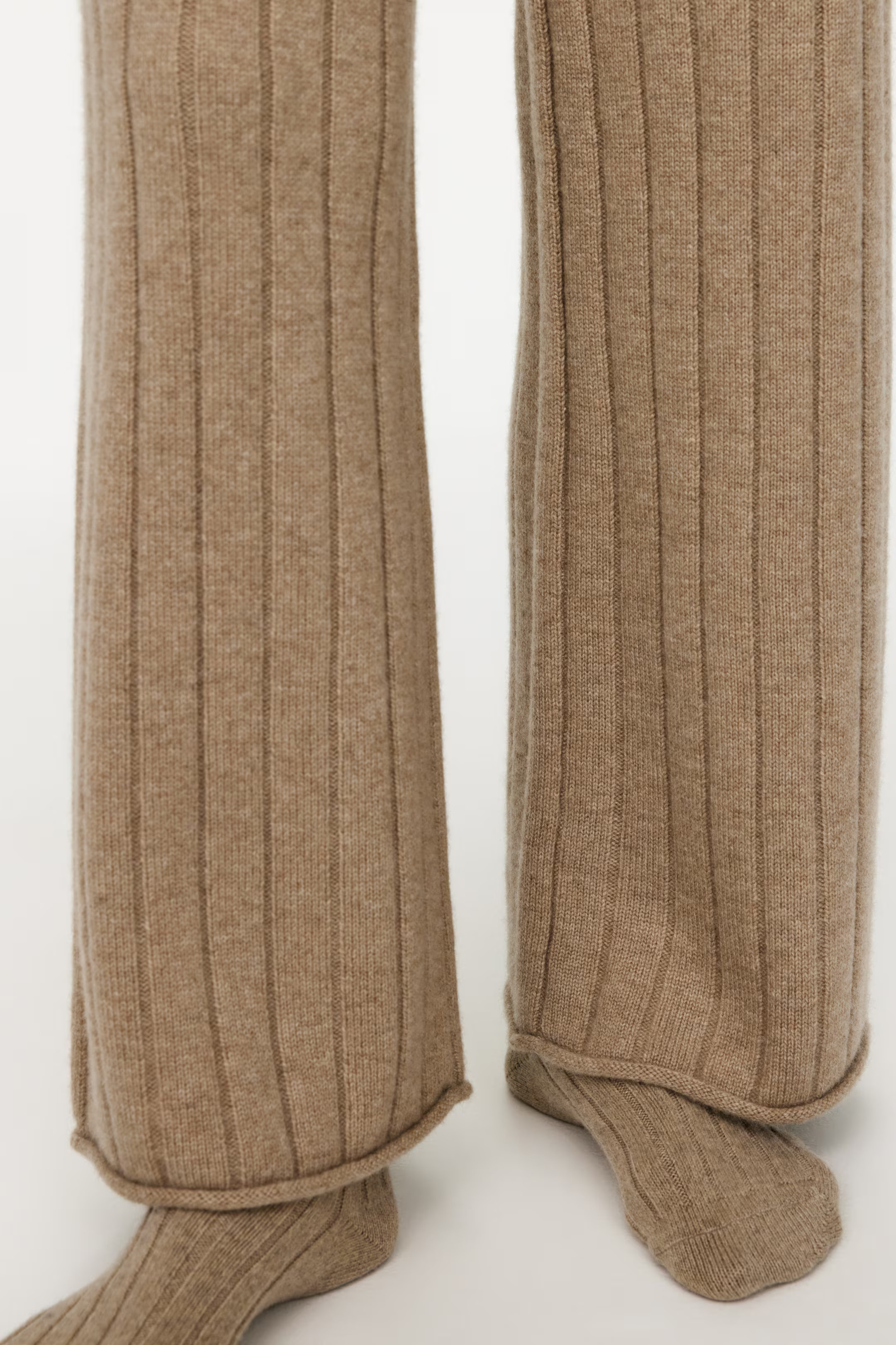 Rippstrickhose aus Kaschmir und Wolle | H&M (DE, AT, CH, NL, FI)