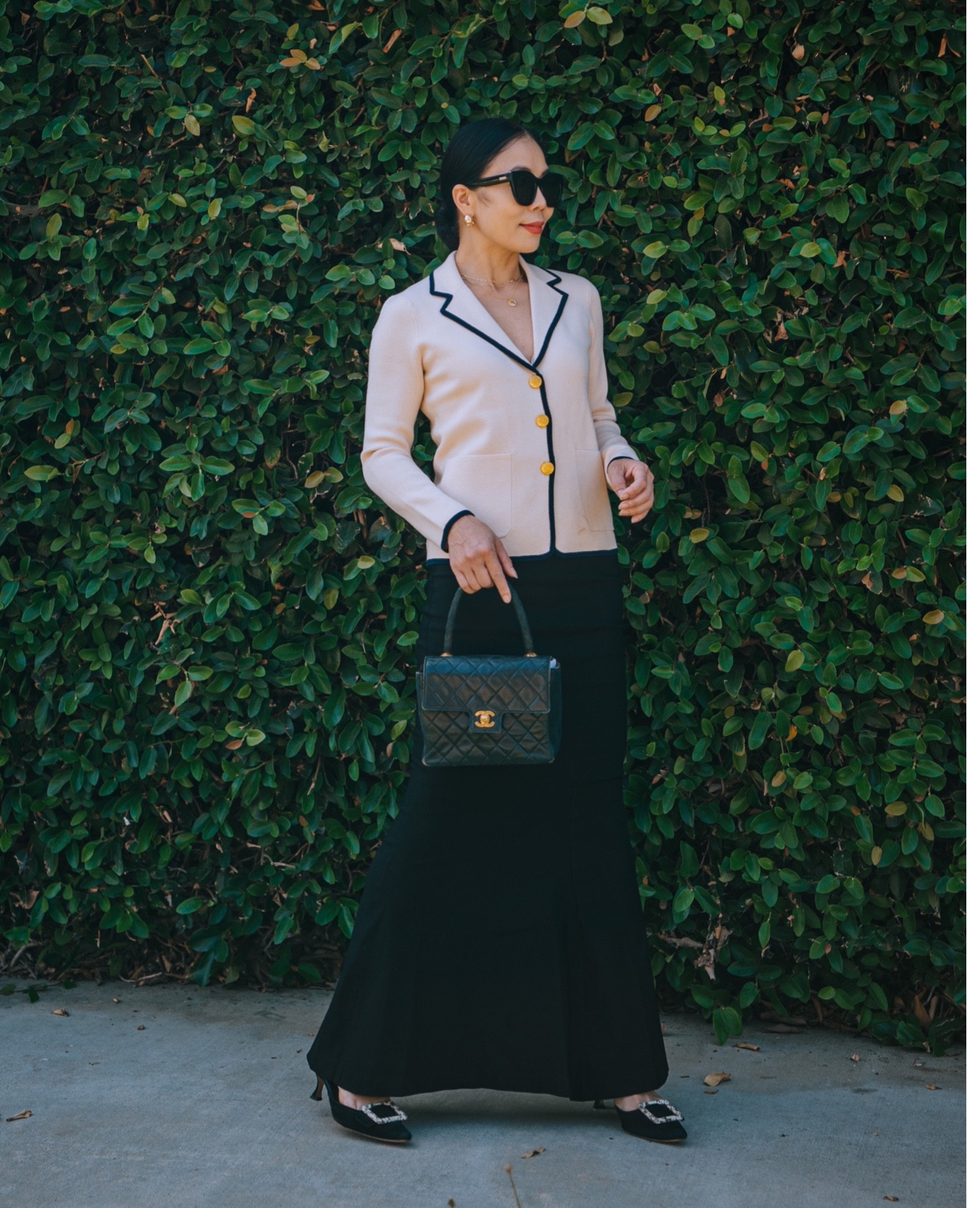 Always like a classic black and white look. This maxi skirt is in petite size and fits so good! 

#LTKparties #LTKover40 #LTKfindsunder100