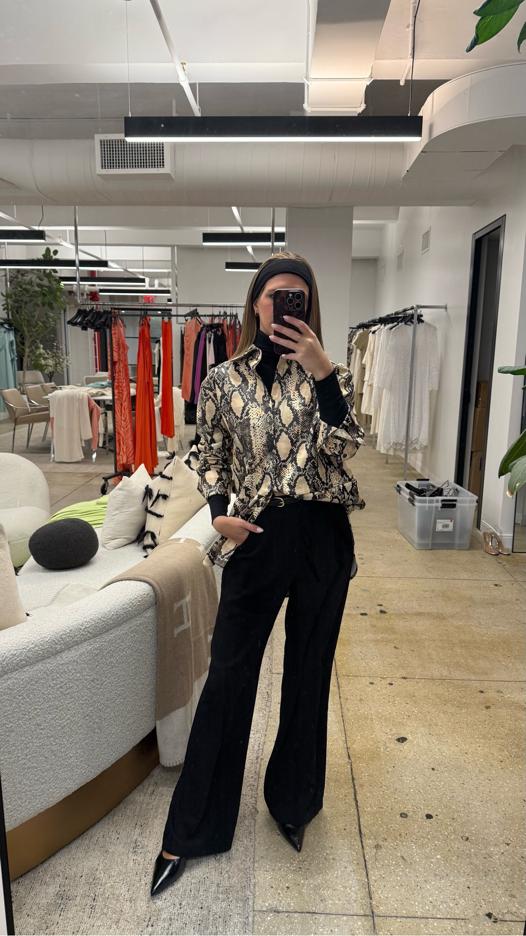 if you saw me on Metro North, no you didn’t #officeootd #fashionindustry #workootd #winteroutfit #snakeprint

#LTKWorkwear #LTKSeasonal #LTKootd