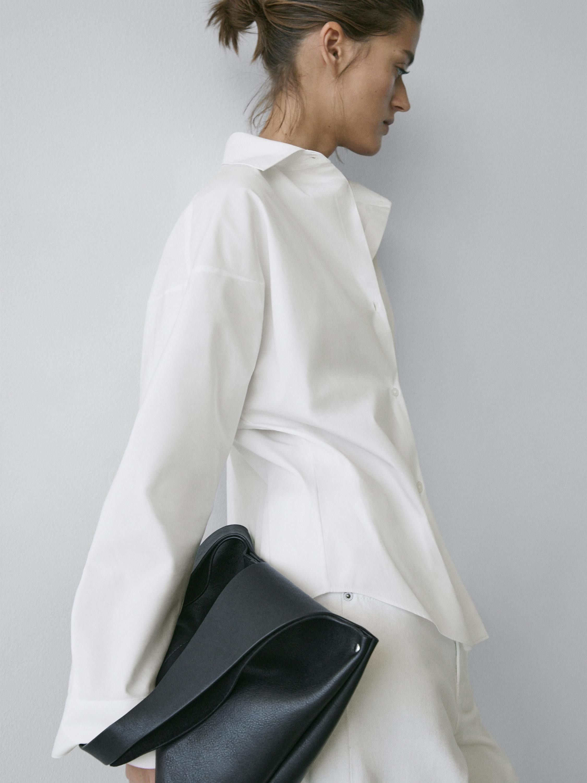 Popeline-Hemd mit Falten-Detail aus Baumwolle | Massimo Dutti DE