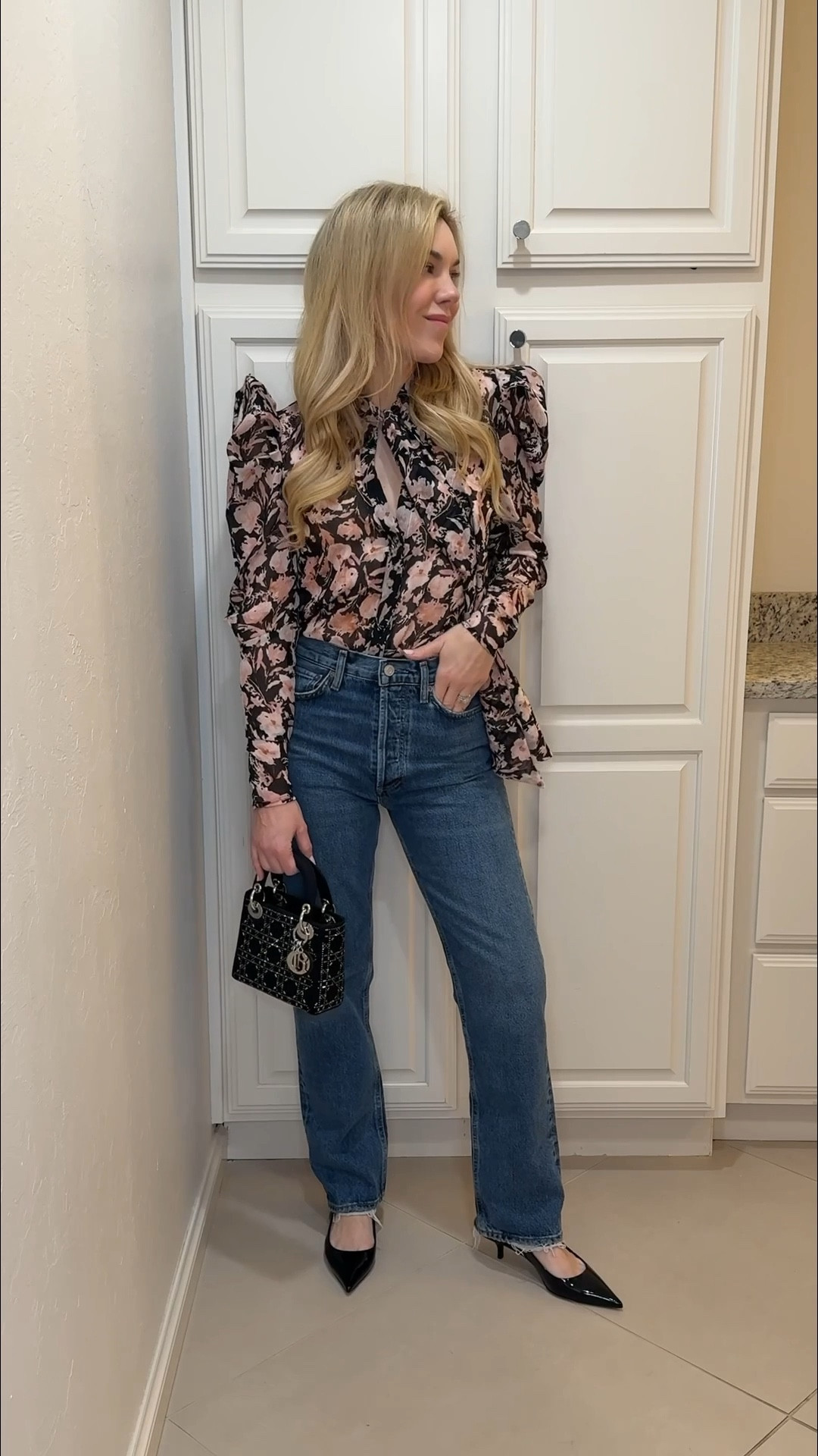 Floral top
Agolde jeans 
Dior Lady bag
Gucci kitten heels 
Date Night Outfit 


#LTKStyleTip #LTKItBag #LTKShoeCrush