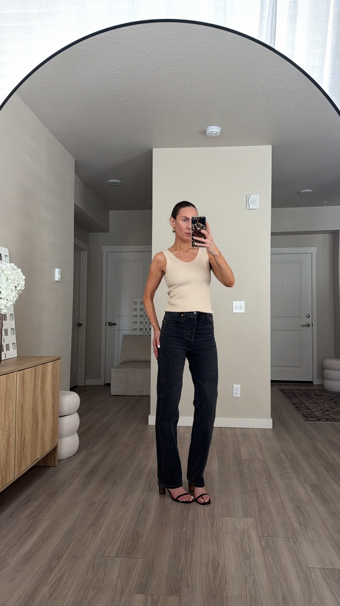 Ribbed tank Top size small 
Black Levi’s Jeans size 25 
Shoes run tts 
