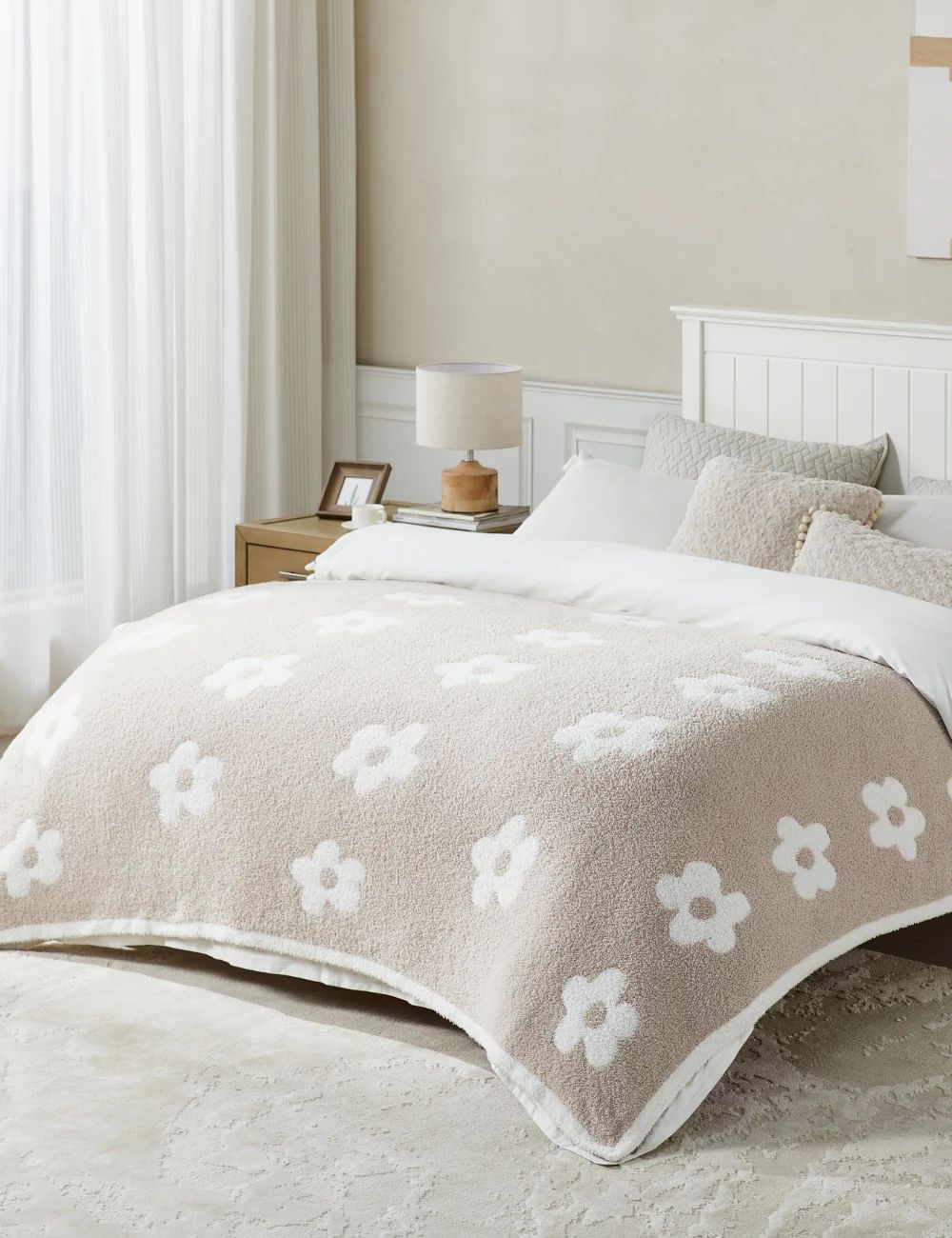 Daisy Buttery Blanket | The Styled Collection