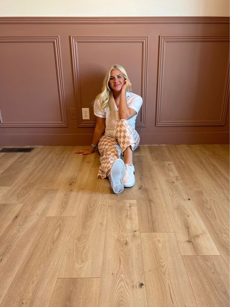 Emma’s floors are finished! I have been wanting to rip out the carpet in the girls rooms for years and it’s finally gone. It was so easy to install and definitely brightens up the room. #flooring #diyfloors #roommakeover

#LTKhome #LTKbaby #LTKkids