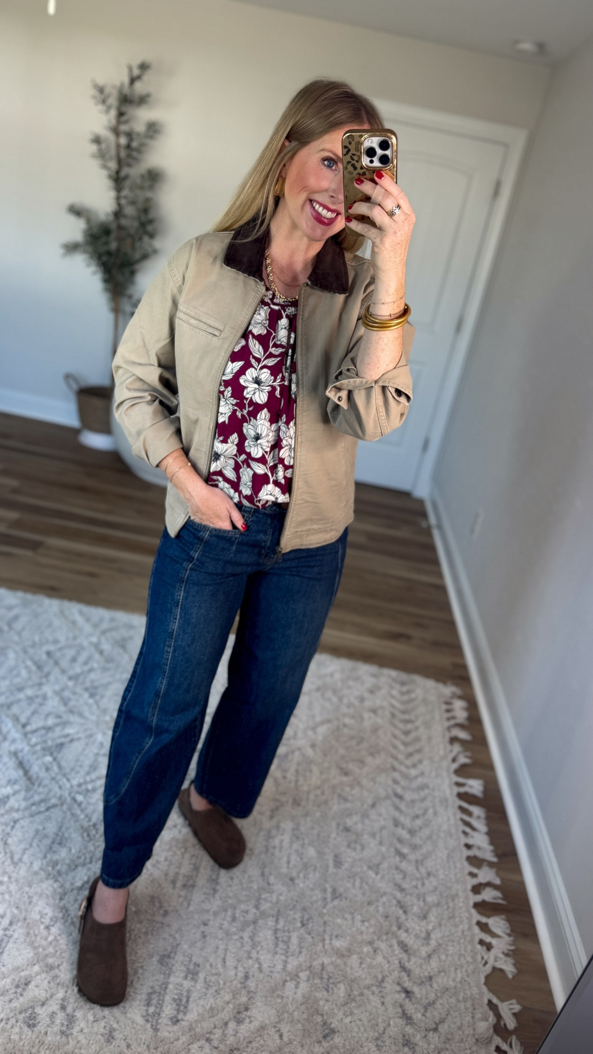 Weekend Walmart Wins try-on
Work jacket- men’s small
Maroon floral top- small
Barrel jeans- 6

#LTKootd