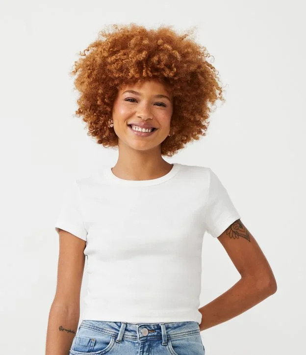 Blusa em Ribana Canelada com Manga Curta Branco Neve | Renner (BR)