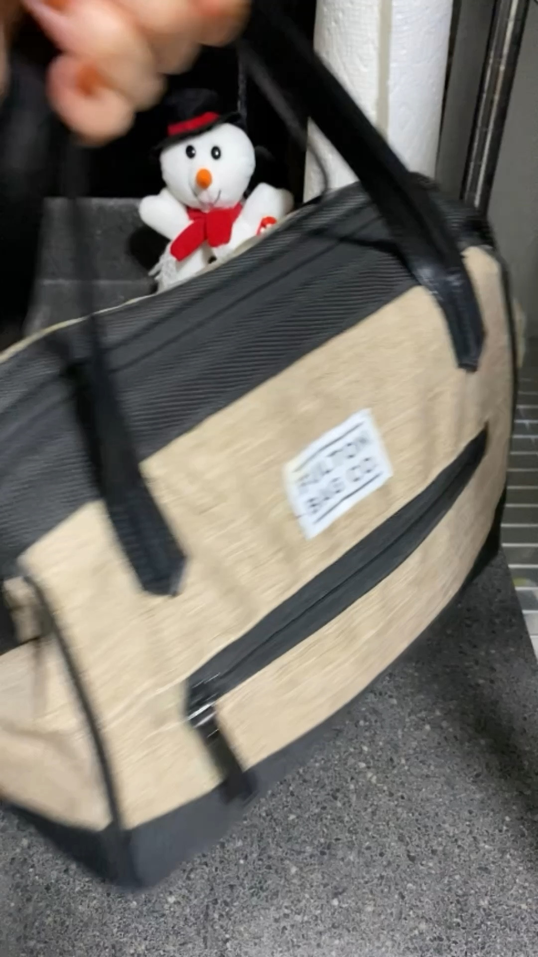 Asmr pack healthy snacks with me 🤍 to take on the go! I had to take my car to the machanic again, last day! 

#asmr #snacks #lunchbox #packing #organization #foodie
whats in my bag, healthy snack ideas, lunch ideas, pack my lunch with me, asmr lunch packing reels, amazon finds, quick and easy lunch ideas, pack with me, organize with me, asmr restock, food reels explore, vegan chocolate, Truvani vegan clean bars, Unreal chocolate cups, Mrs Meyers hand sanitizer, plant based multivamin, cruelty free, vegan lifestyle 


#LTKHome #LTKTravel #LTKSeasonal