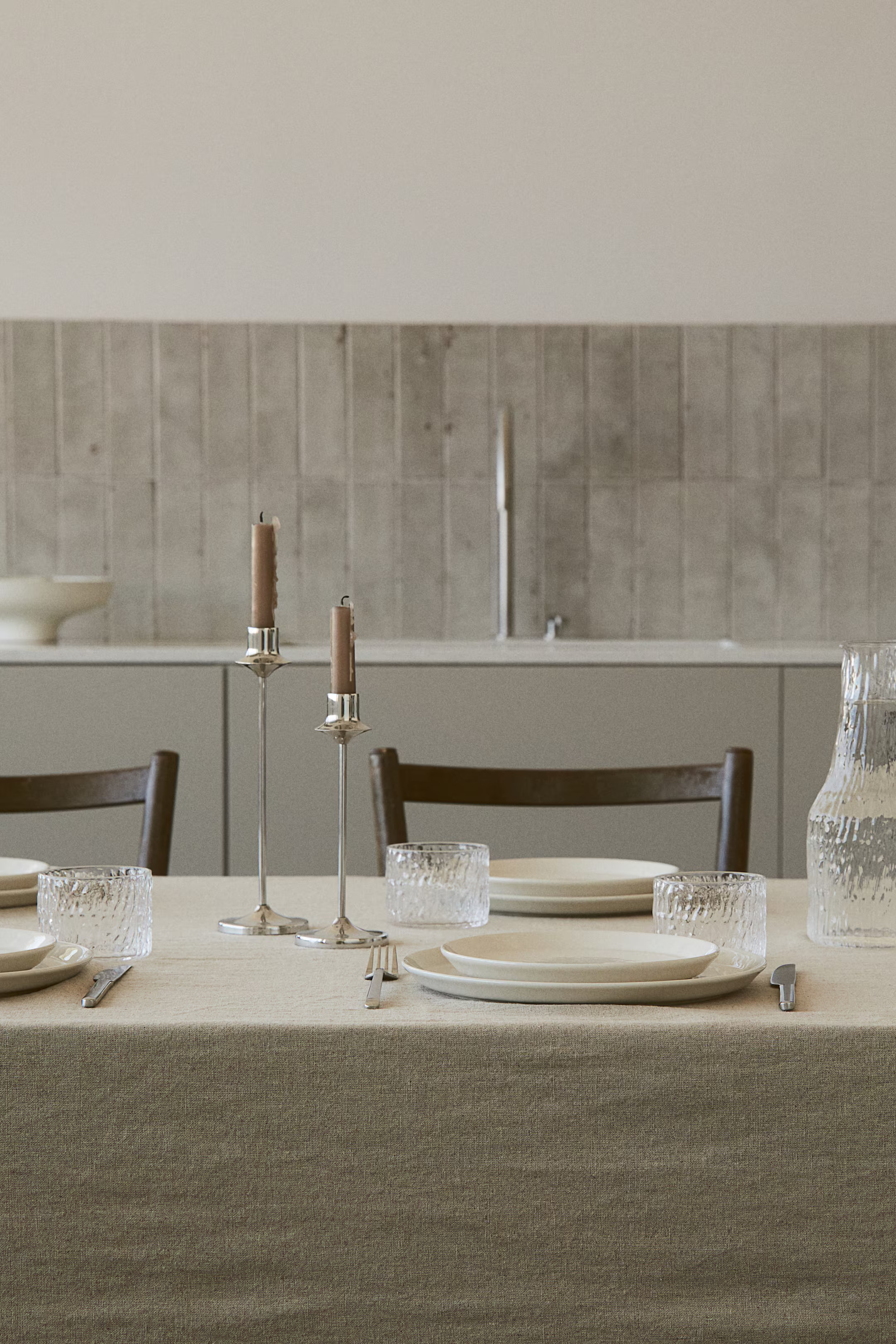 Linen-blend tablecloth | H&M (UK, MY, IN, SG, PH, TW, HK)