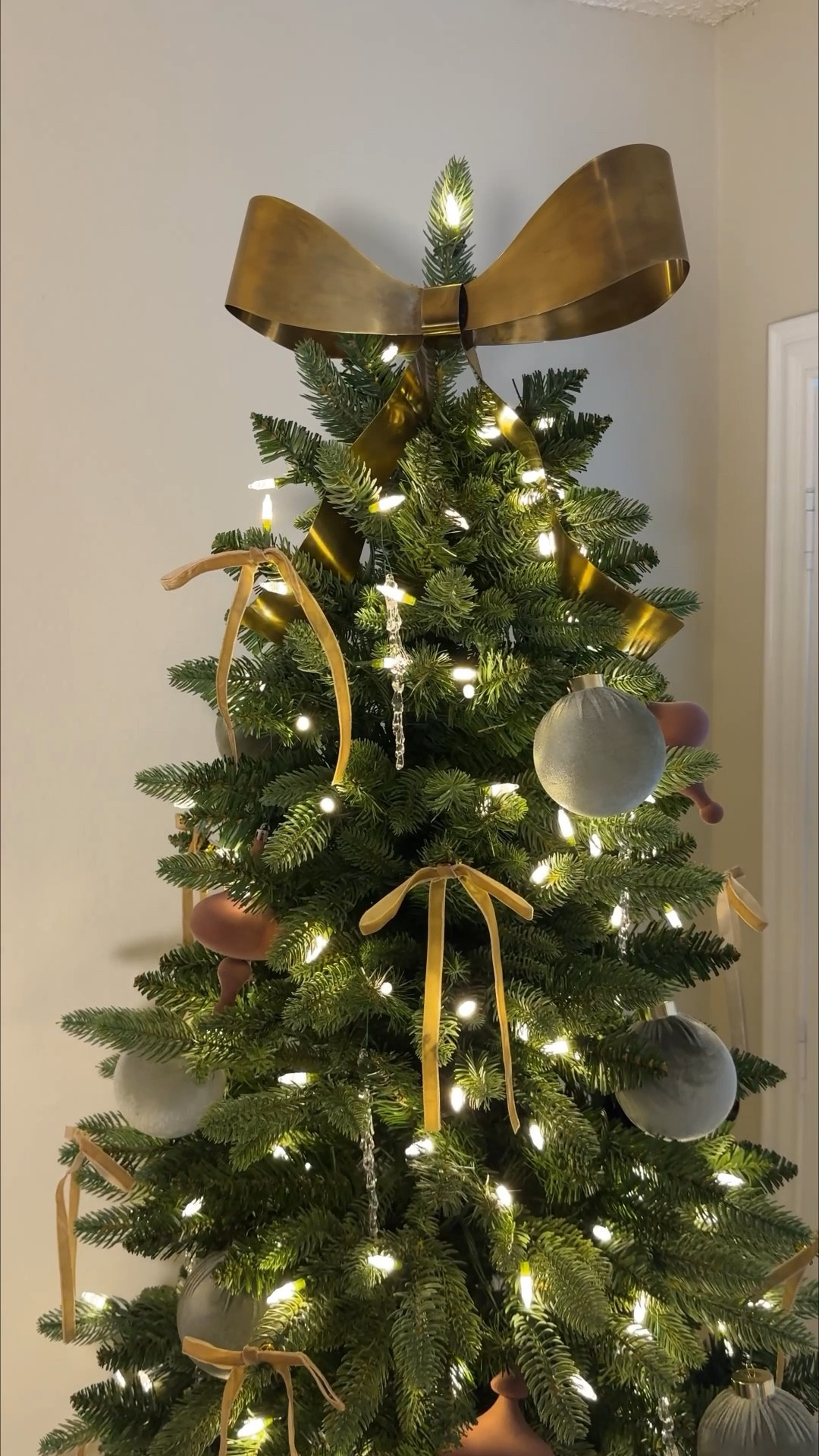 BOW TREE TOPPER OF MY DREAMS ✨

#LTKHoliday #LTKHome