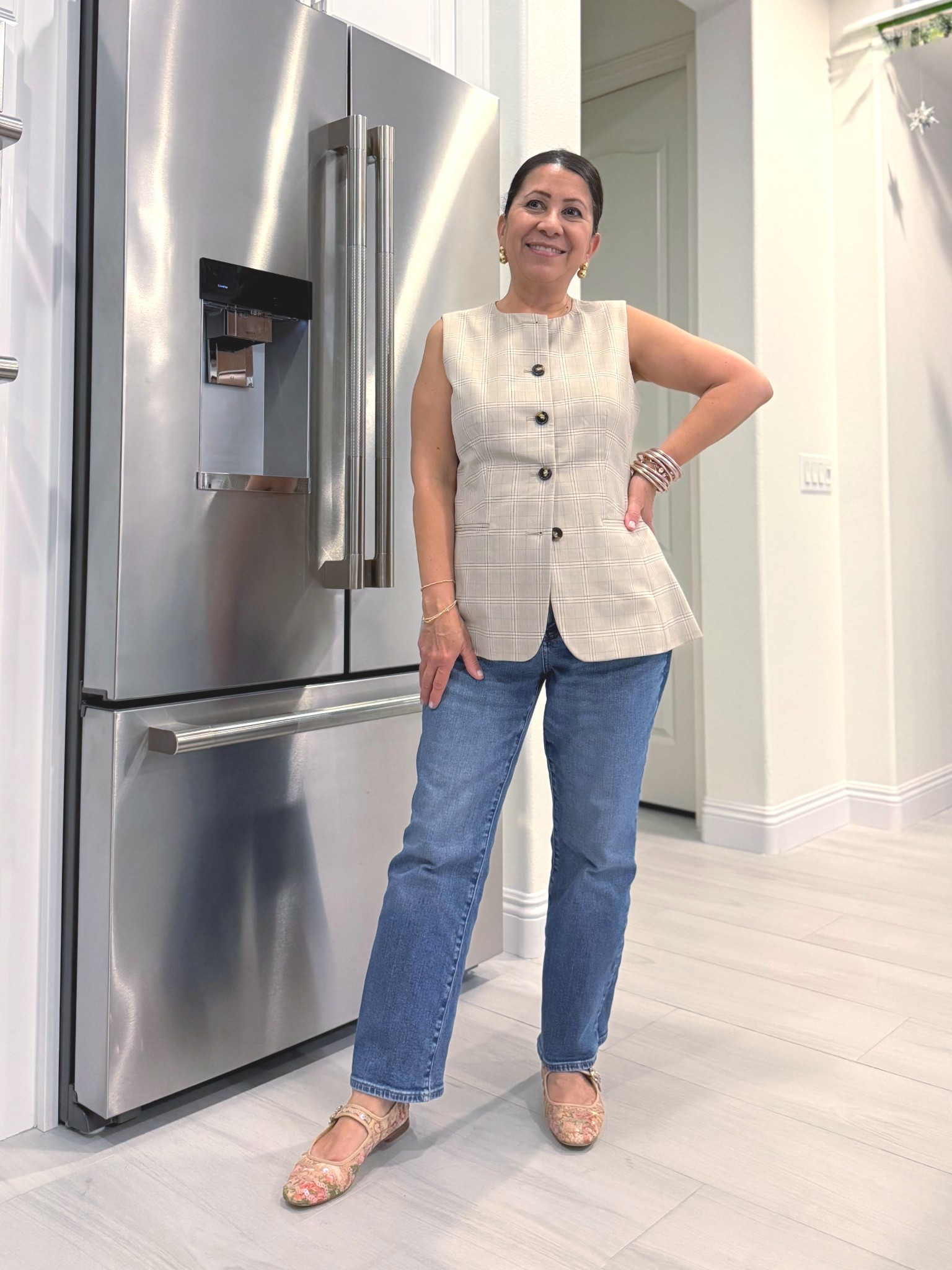 Date night 🫶🏼




workwear | teacher outfits | ann taylor | plaid vest | petite sizes | spring outfits | petite jeans | floral flats | Sam Edelman | Michaela mary jane flat | BuDhaGirl | Madewell 