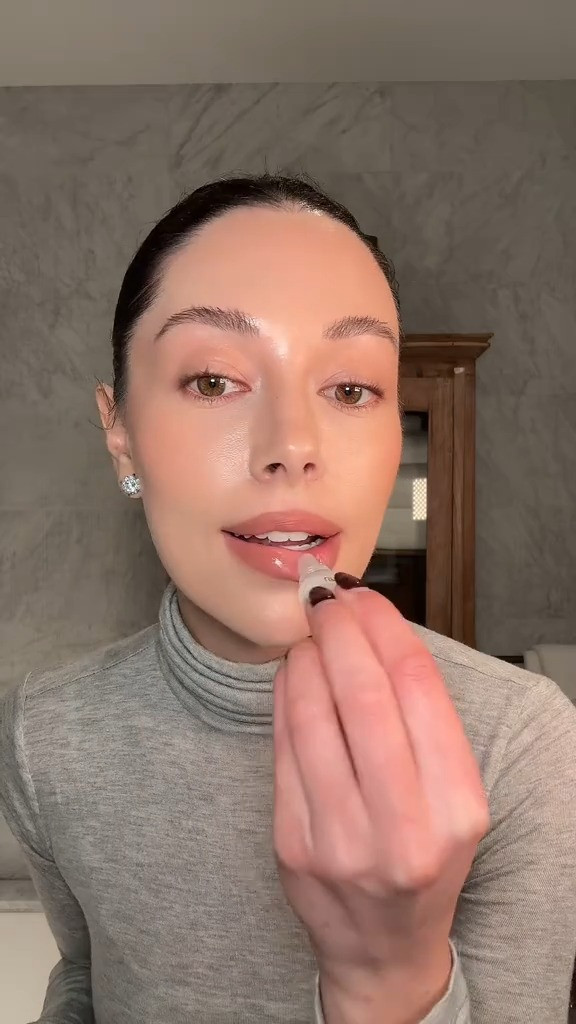 Finally found the best cool toned lip liner 👄   

 