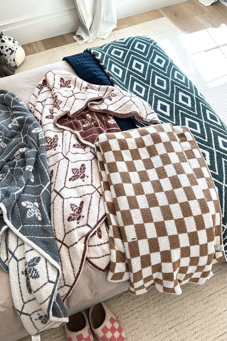 The best blankets 🙌🏻 on sale plus extra 40% off with code LTK40

#LTKVideo #LTKSeasonal #LTKSpringSale
